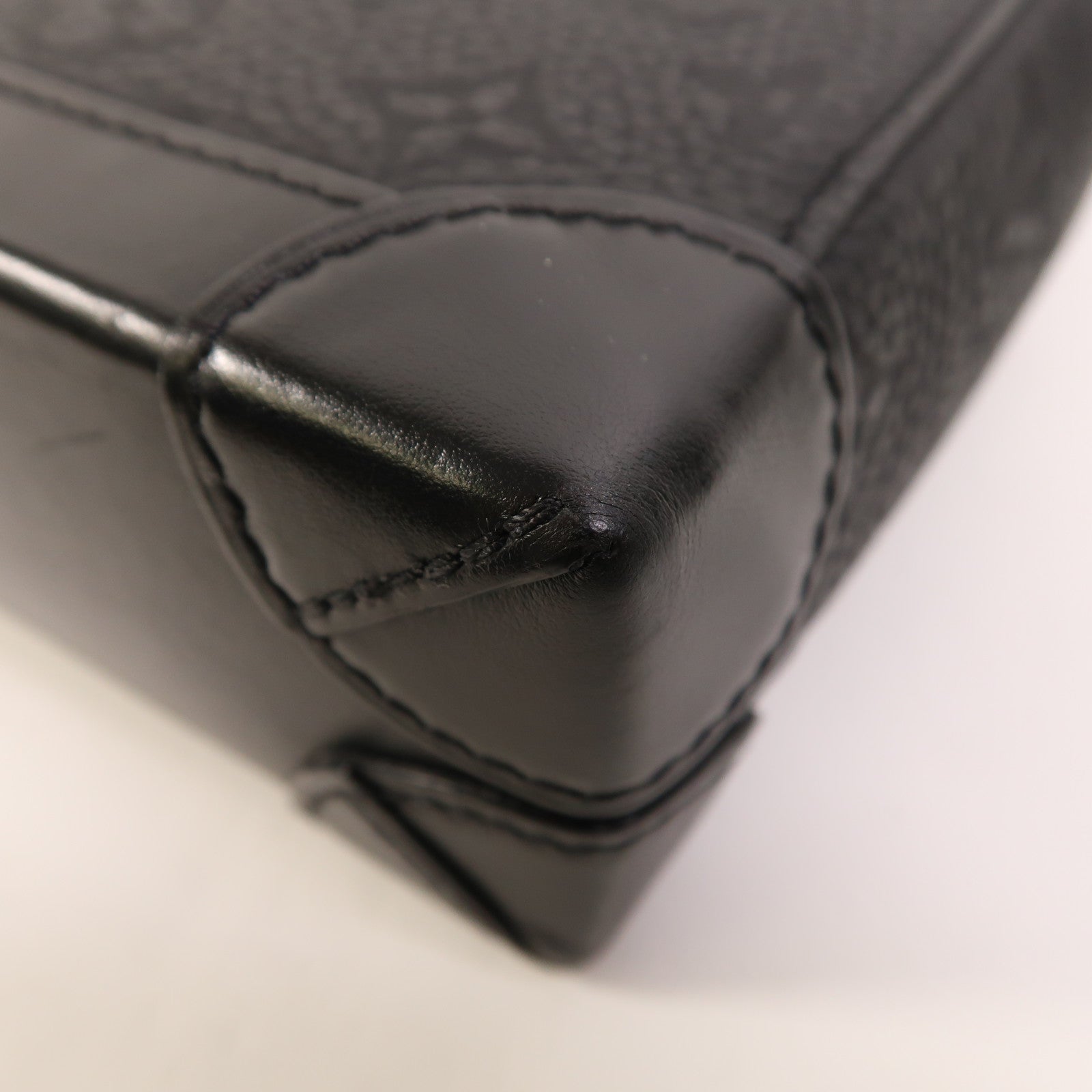 LOUIS VUITTON Monogram Taurillon Nano Steamer肩背袋