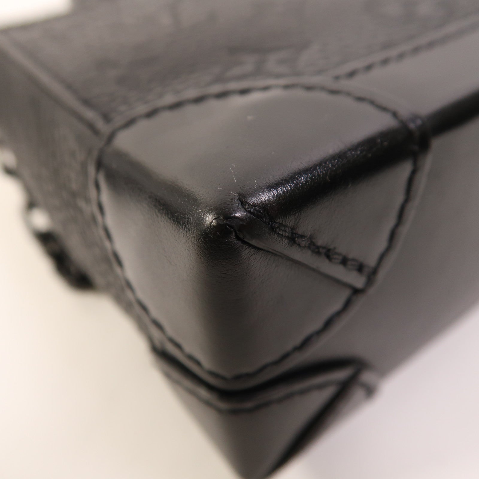 LOUIS VUITTON Monogram Taurillon Nano Steamer肩背袋