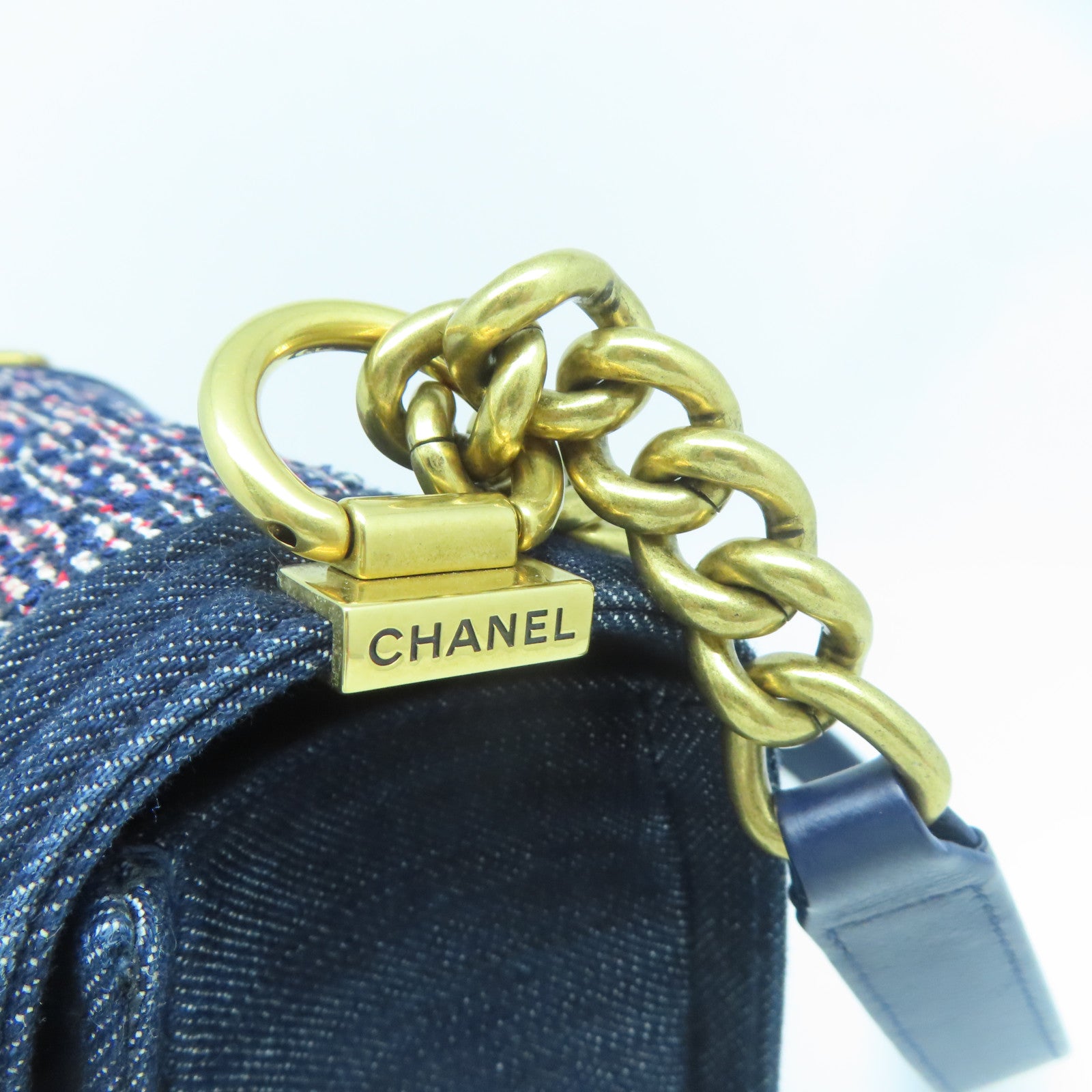 CHANEL 【清倉大減價】Tweed Boy Chanel金扣肩背袋藍色