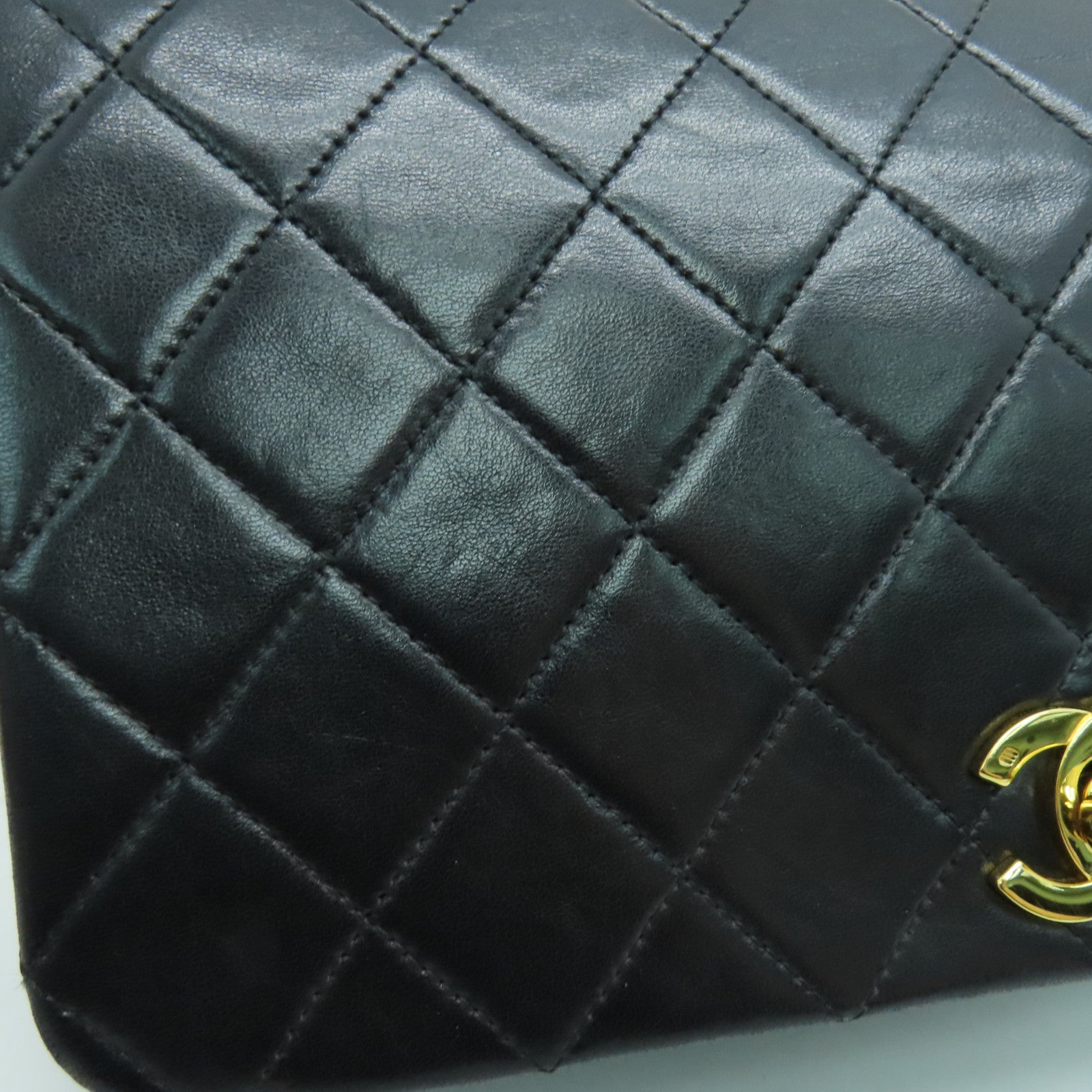 CHANEL 【激減優惠】菱格羊皮皮革Chain Shoulder金扣肩背袋黑色