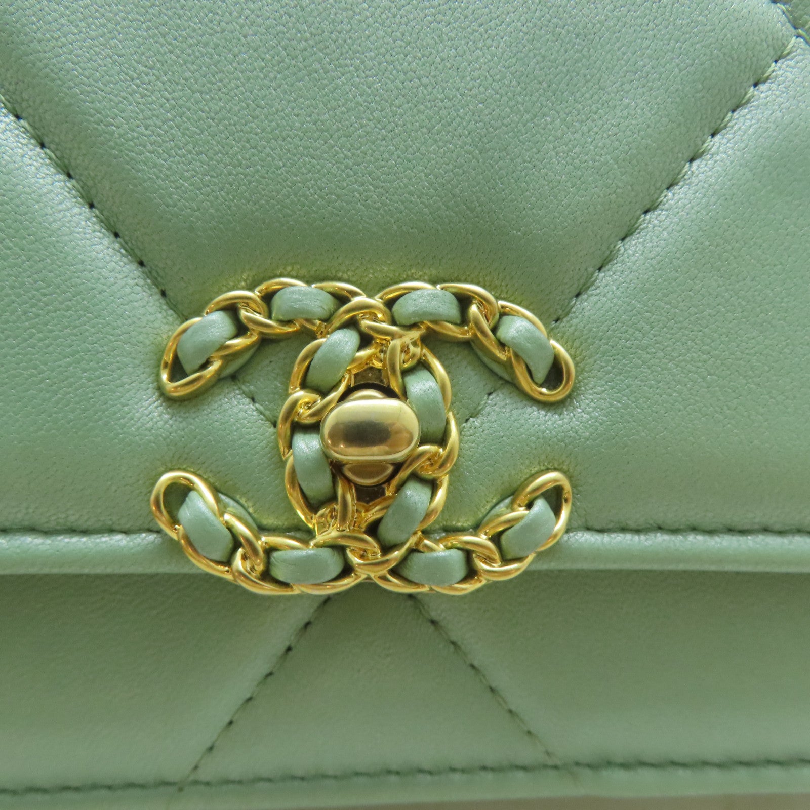 CHANEL 【激減優惠】菱格羊皮皮革Chanel 19 Wallet On Chain鏈帶手挽肩背兩用袋綠色