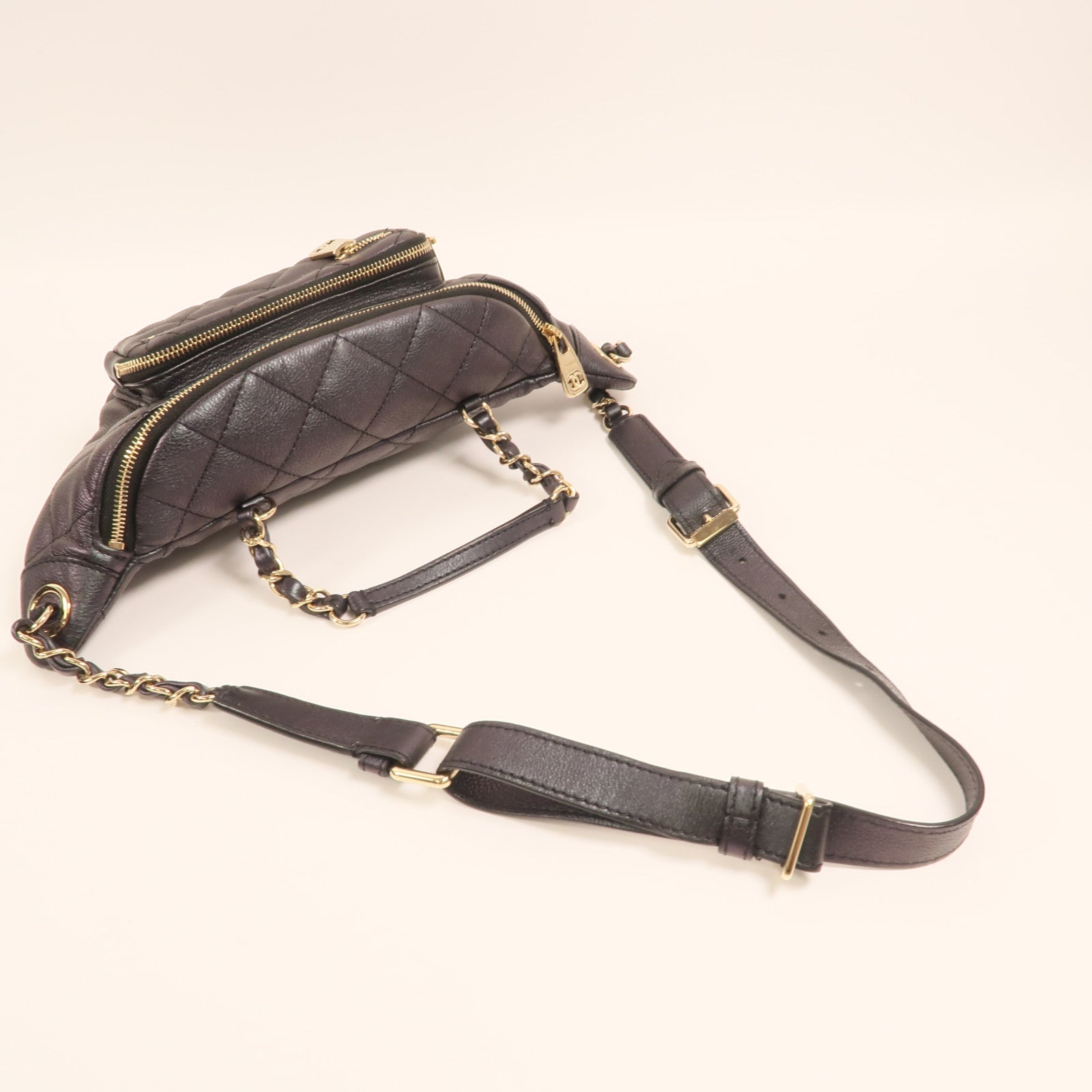 CHANEL 牛皮皮革Waist Bag金扣鏈帶腰包