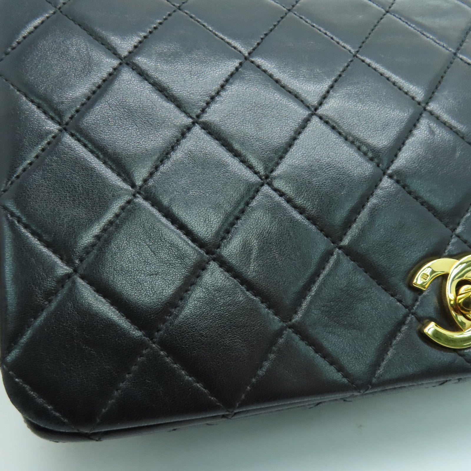 CHANEL 【激減優惠】菱格羊皮皮革Chain Shoulder金扣肩背袋黑色