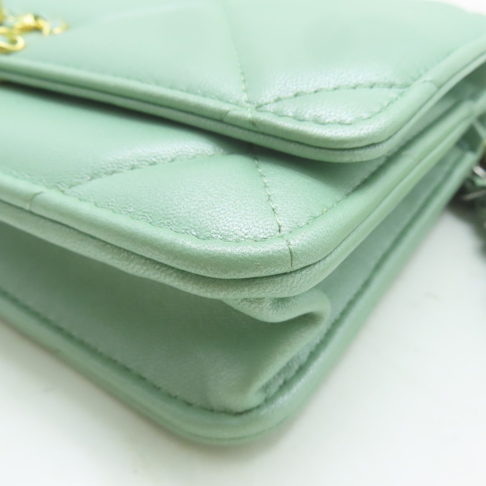 CHANEL 【激減優惠】菱格羊皮皮革Chanel 19 Wallet On Chain鏈帶手挽肩背兩用袋綠色