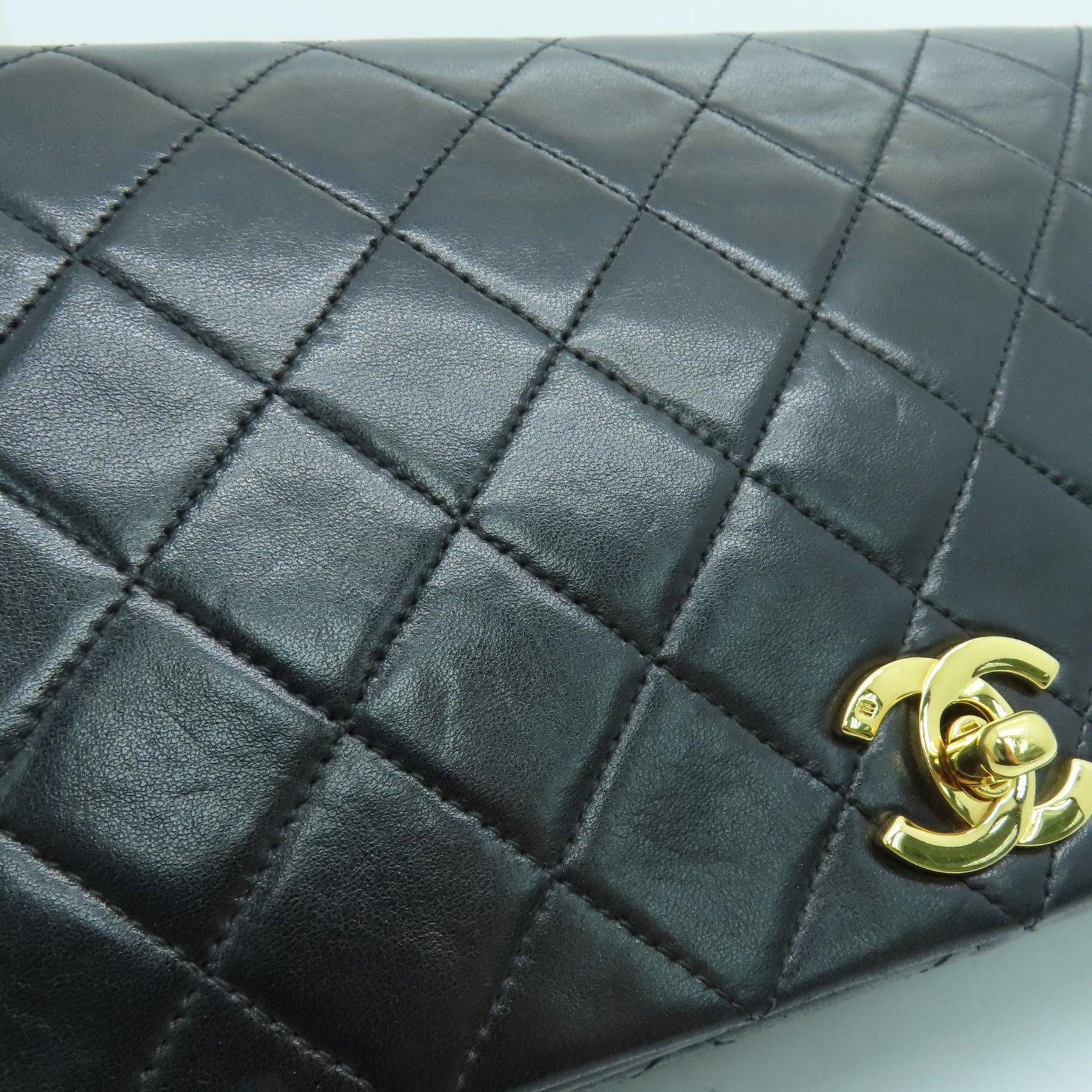 CHANEL 【激減優惠】菱格羊皮皮革Chain Shoulder金扣肩背袋黑色