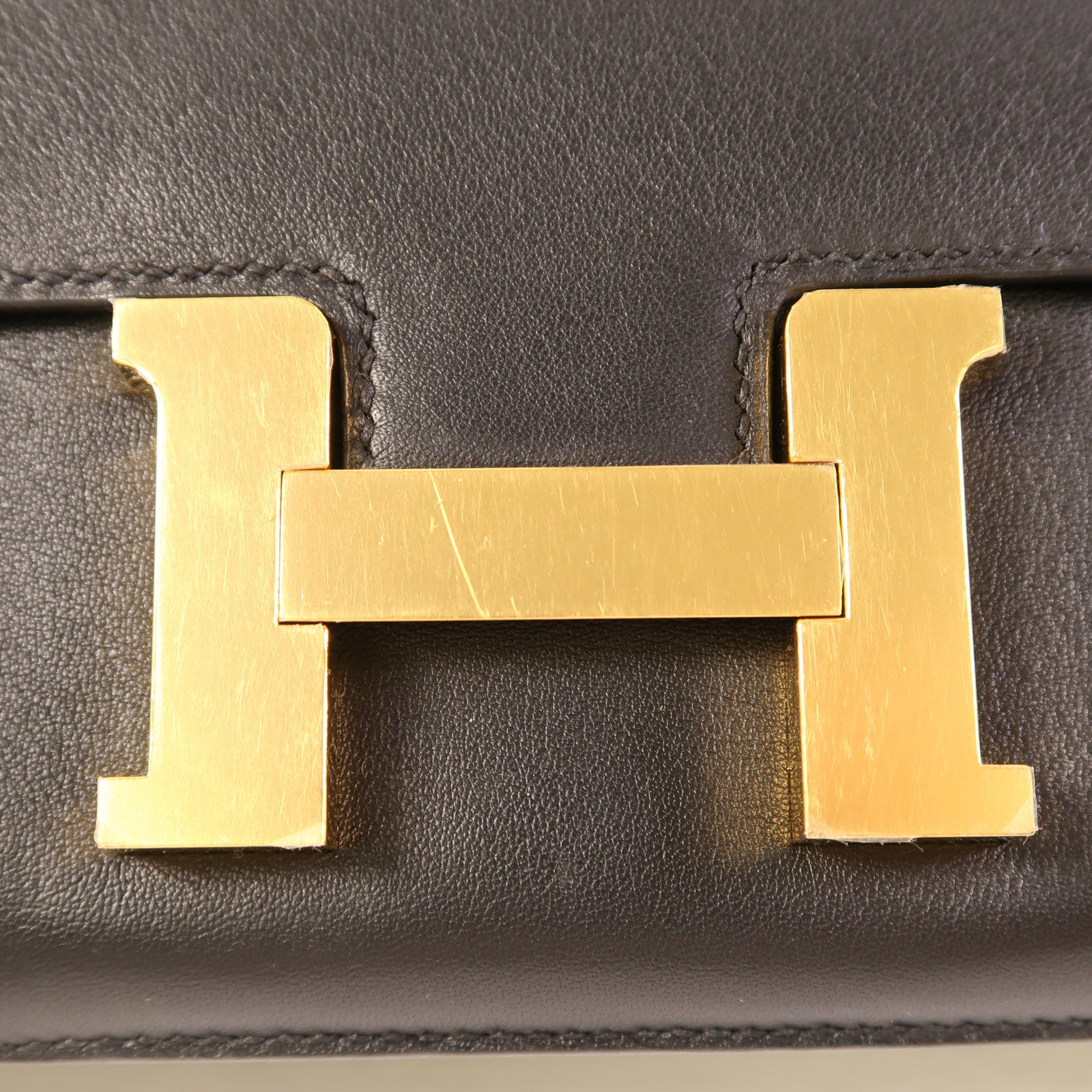 HERMES Swift皮革Constance Elan金扣肩背袋Noir