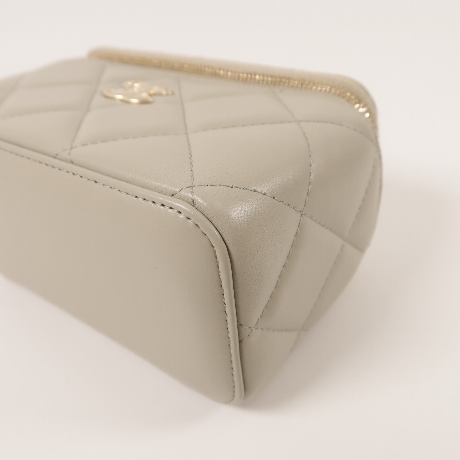 CHANEL 羊皮皮革Vanity Case鏈帶肩背袋