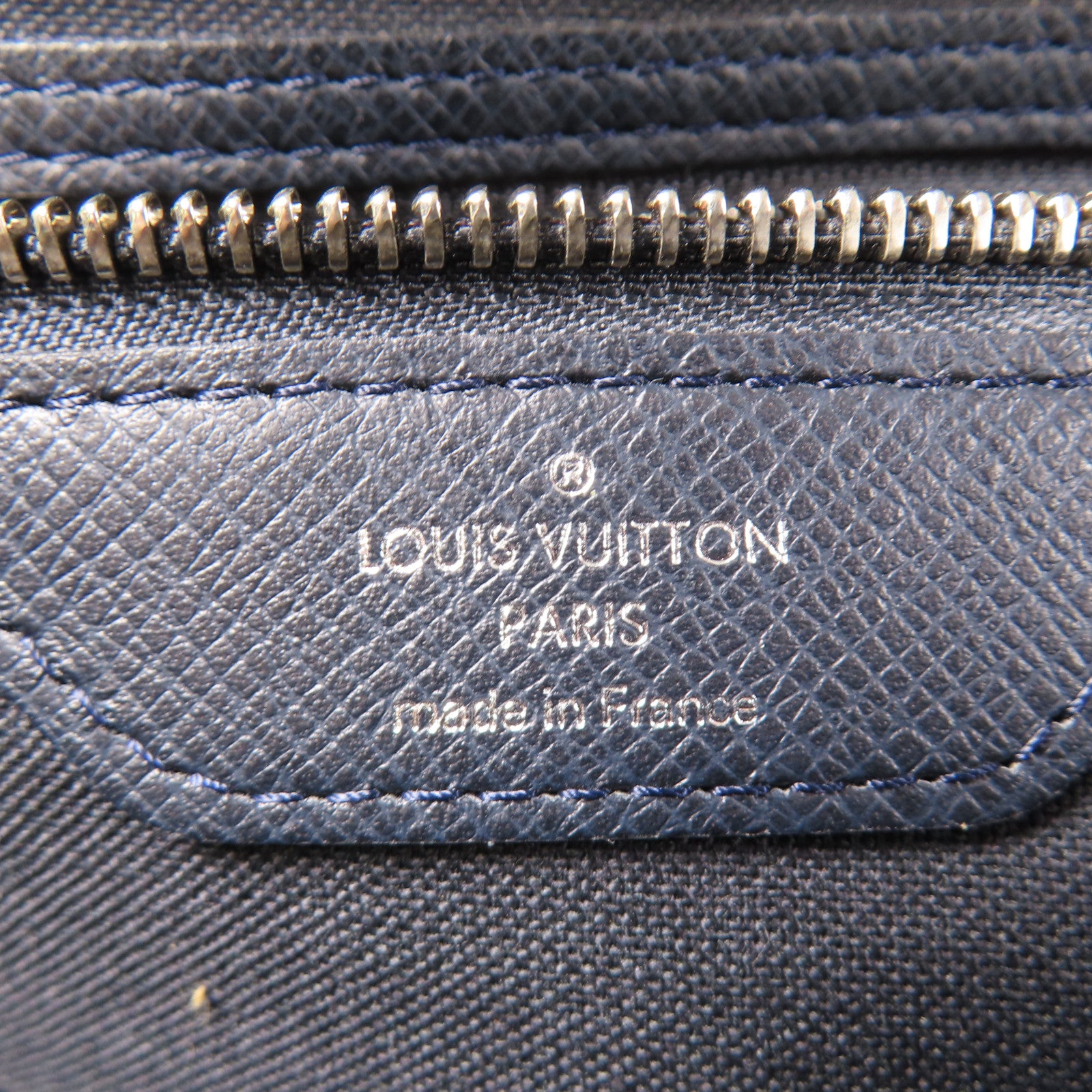LOUIS VUITTON 【激減優惠】Taiga Roman MM銀扣肩背袋深藍色