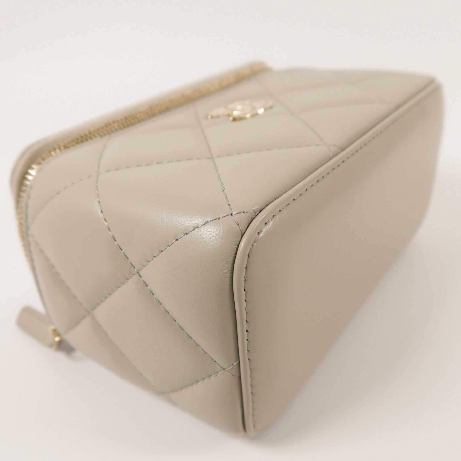 CHANEL 羊皮皮革Vanity Case鏈帶肩背袋