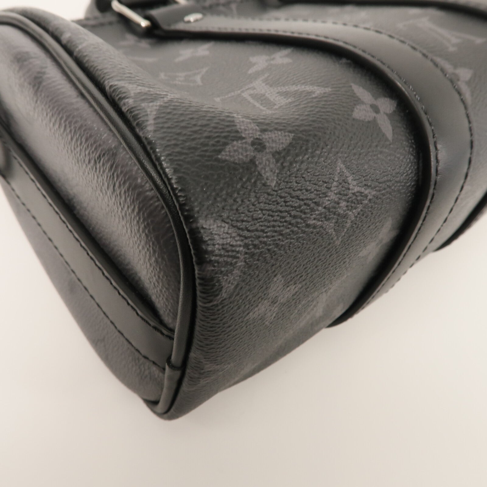 LOUIS VUITTON Monogram Eclipse Keepall Bandouliere 25手挽肩背兩用袋