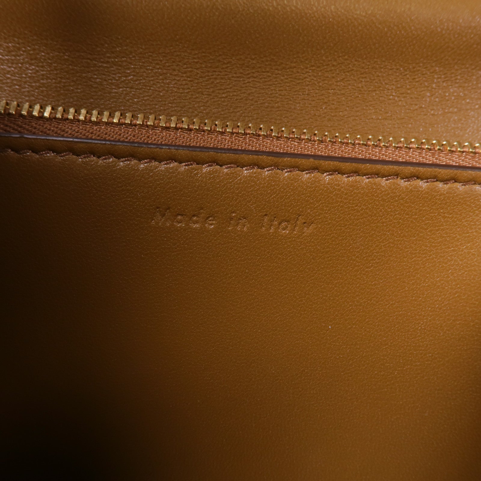 CELINE 牛皮皮革Classic Box金扣肩背袋
