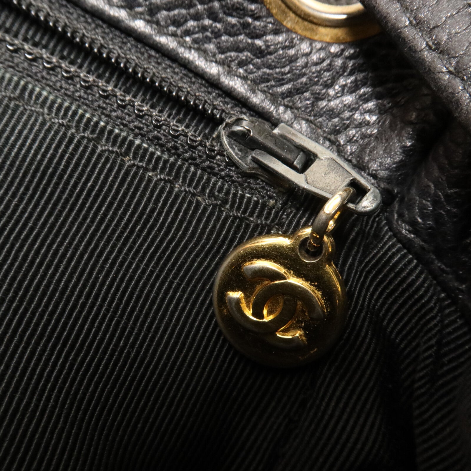 CHANEL 牛皮皮革Triple CC Backpack鏈帶背包