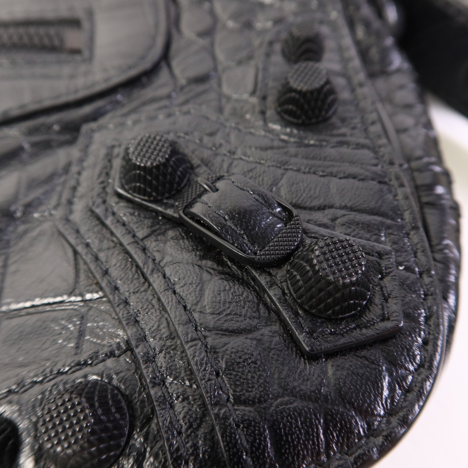 BALENCIAGA 牛皮皮革Le Cagole XS Flap肩背袋