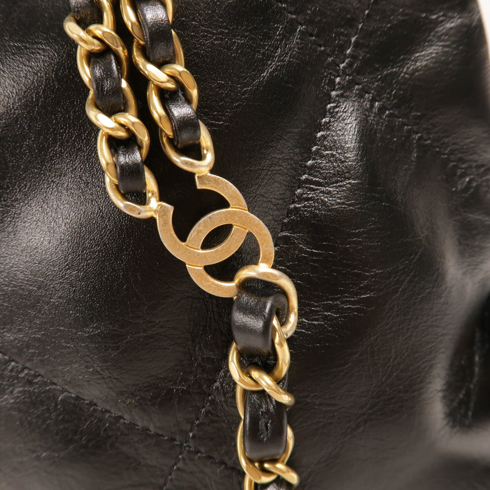 CHANEL 牛皮皮革Chanel 22 Backpack鏈帶背包