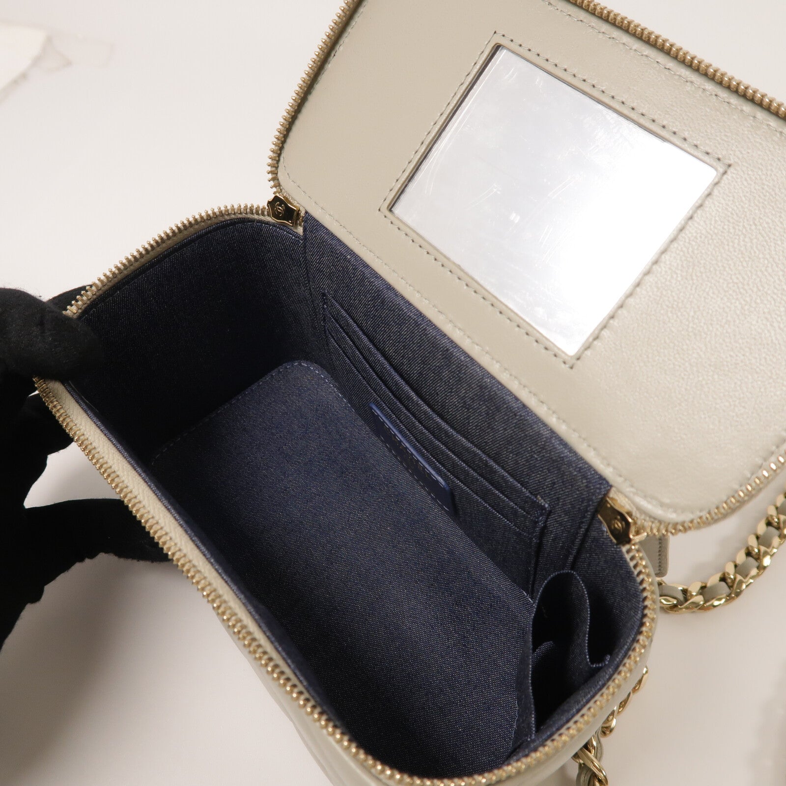 CHANEL 羊皮皮革Vanity Case鏈帶肩背袋