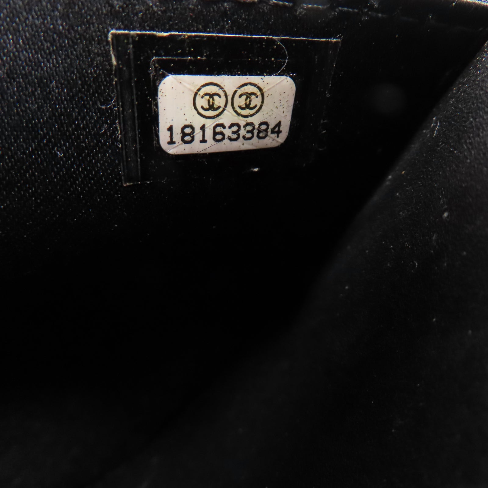 CHANEL 漆皮皮革Camellia Wallet On Chain銀扣鏈帶肩背袋黑色