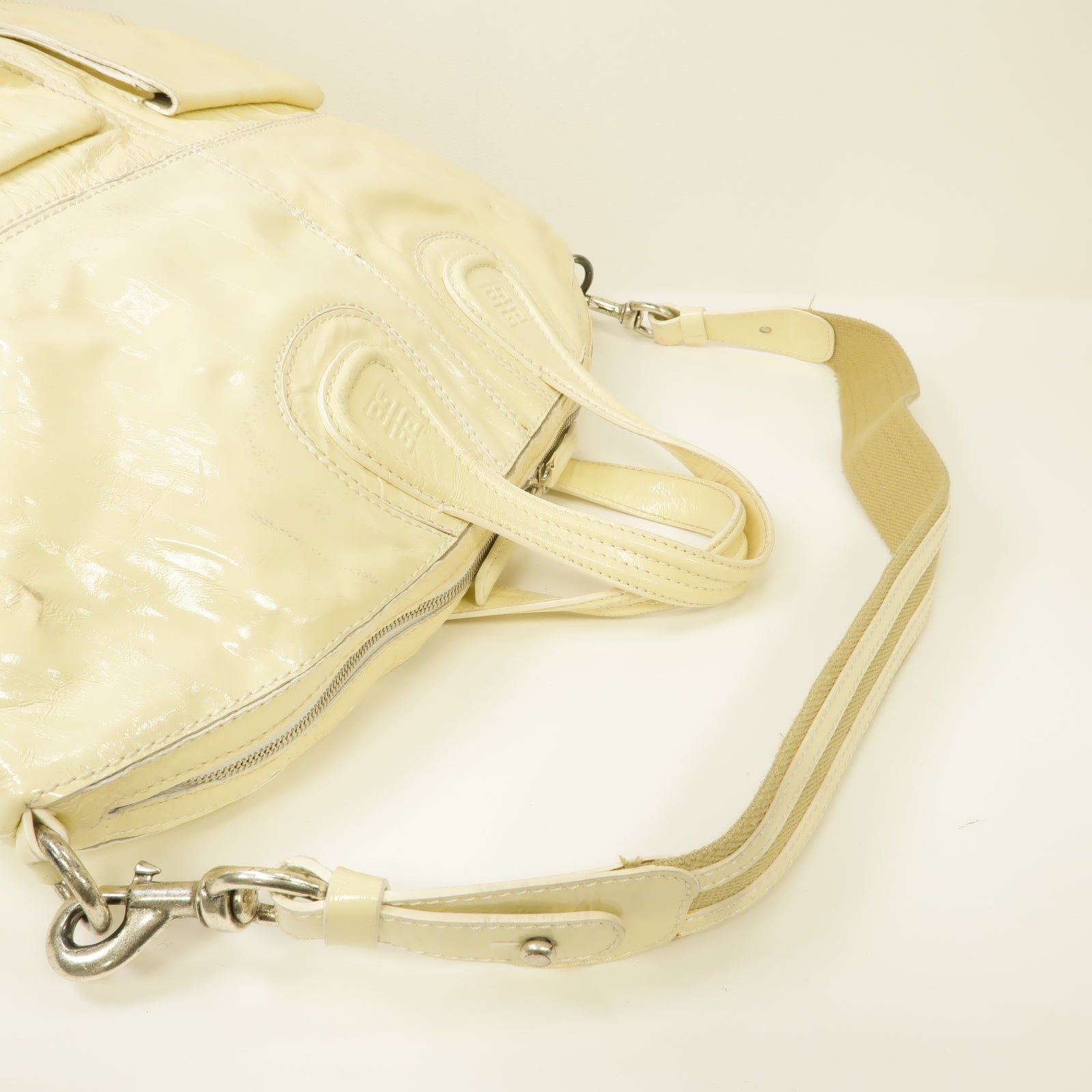 GIVENCHY 【激減優惠】漆皮皮革Shoulder Bag銀扣手挽肩背兩用袋白色