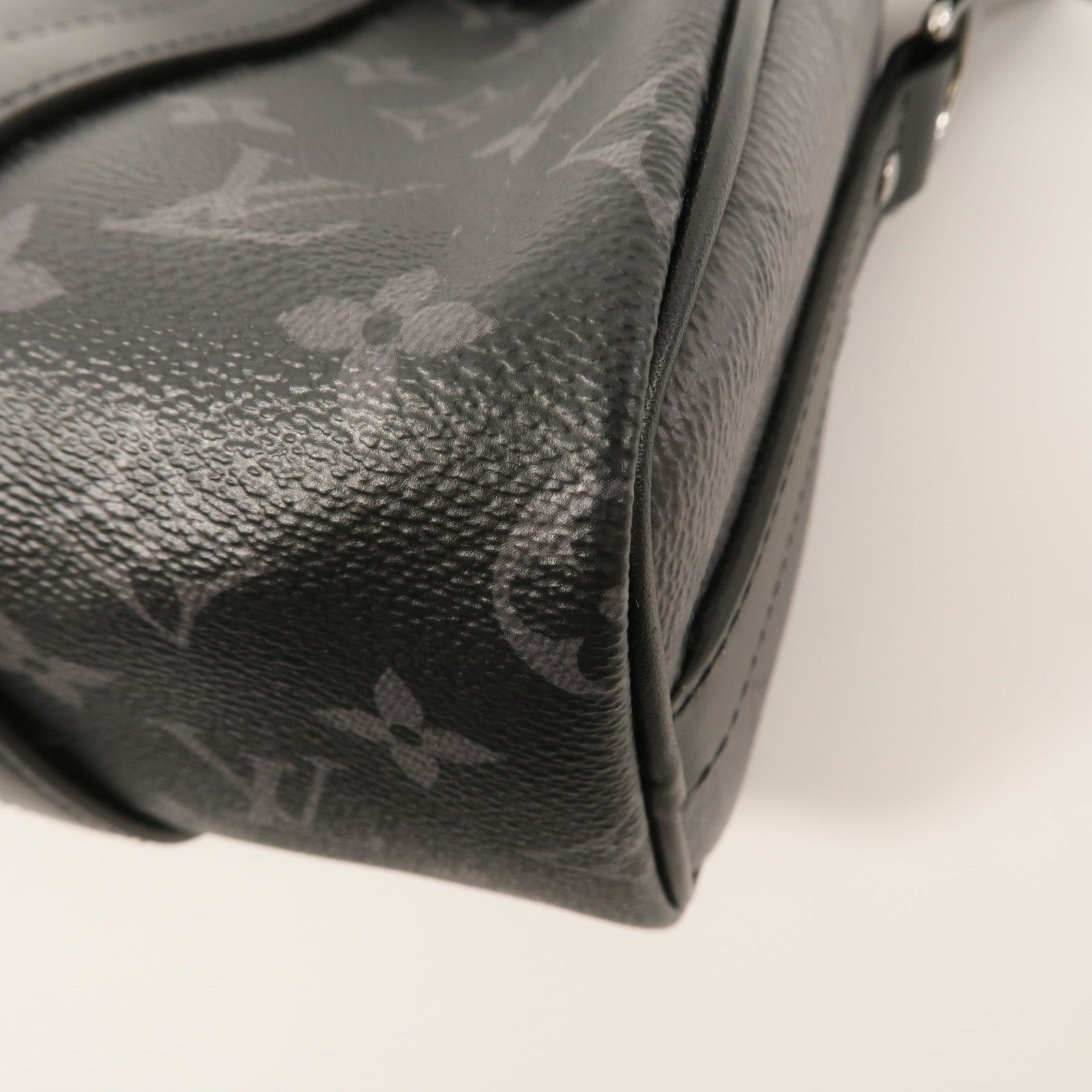 LOUIS VUITTON Monogram Eclipse Keepall Bandouliere 25手挽肩背兩用袋