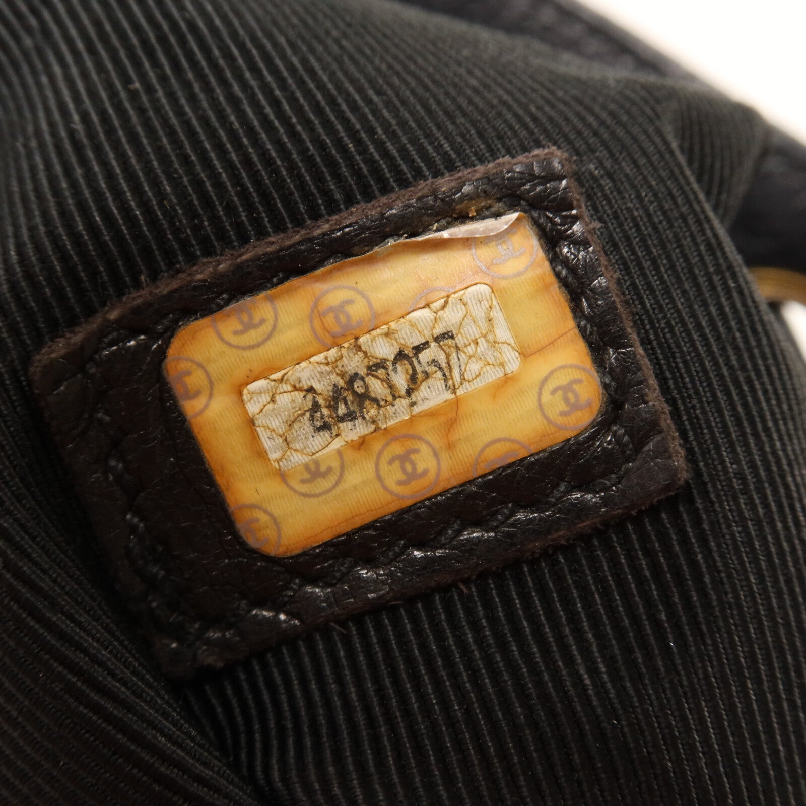 CHANEL 牛皮皮革Triple CC Backpack鏈帶背包