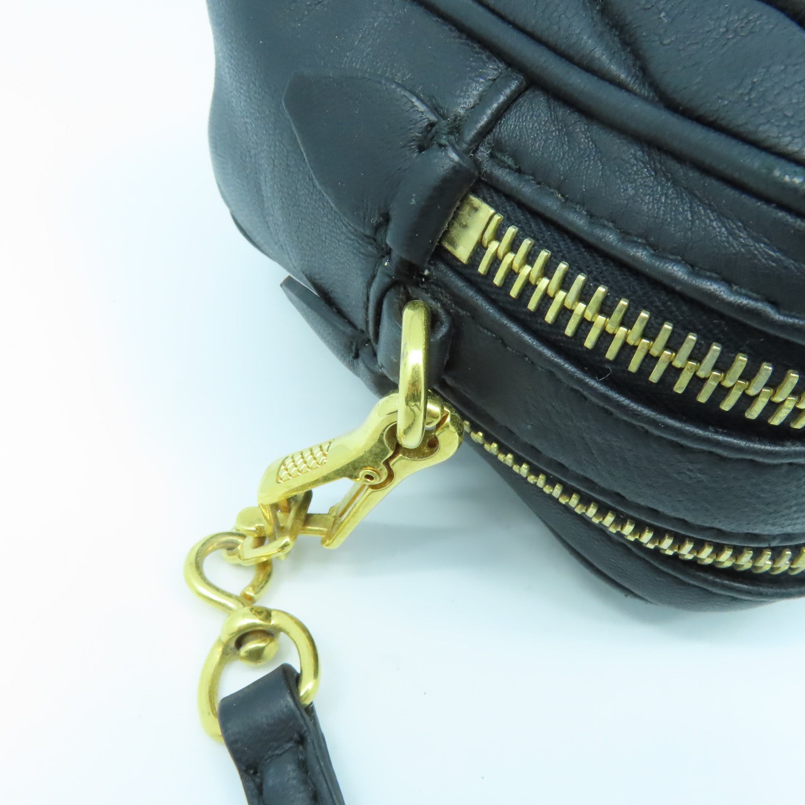 Miu Miu 牛皮皮革Shoulder Bag金扣肩背袋黑色