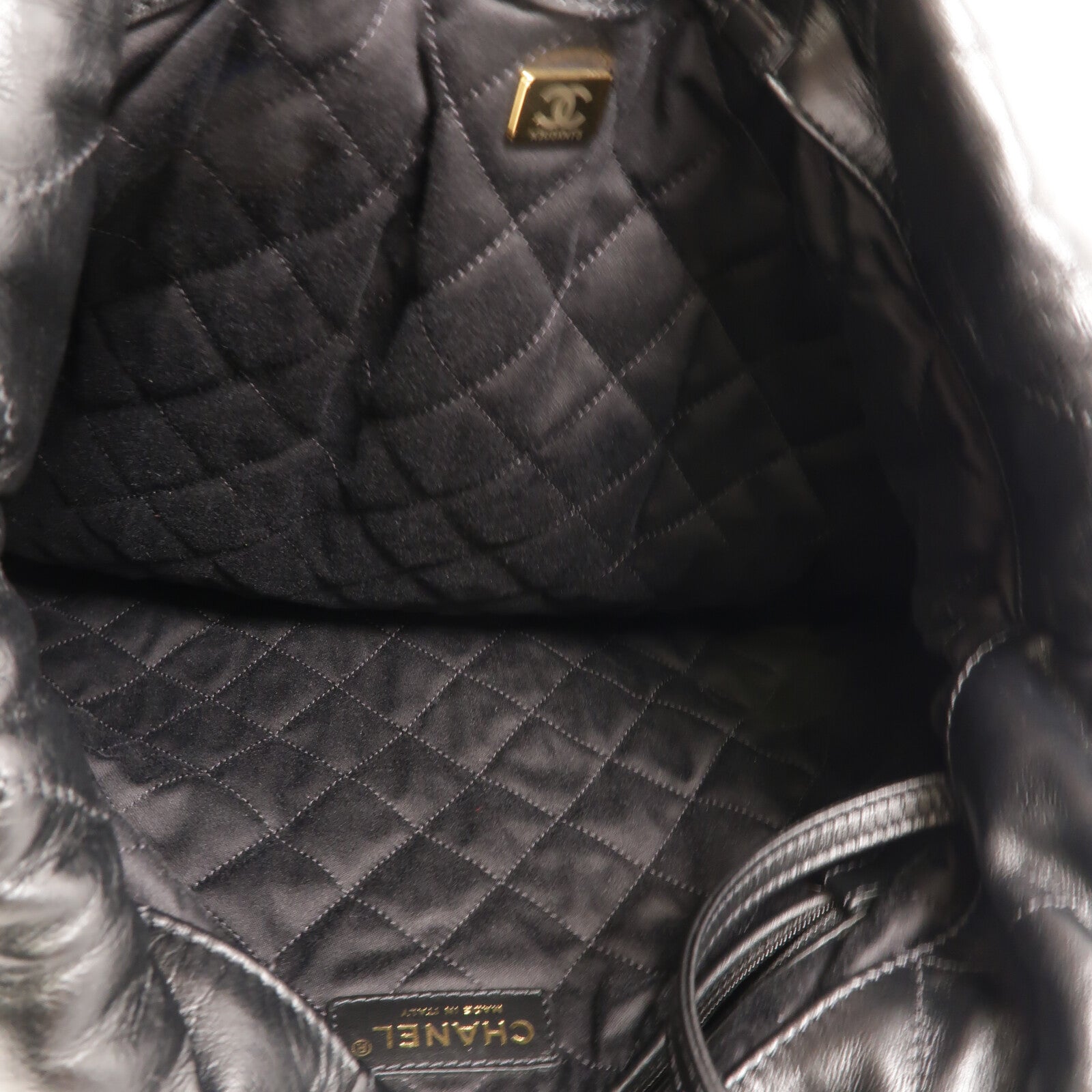 CHANEL 牛皮皮革Chanel 22 Backpack鏈帶背包