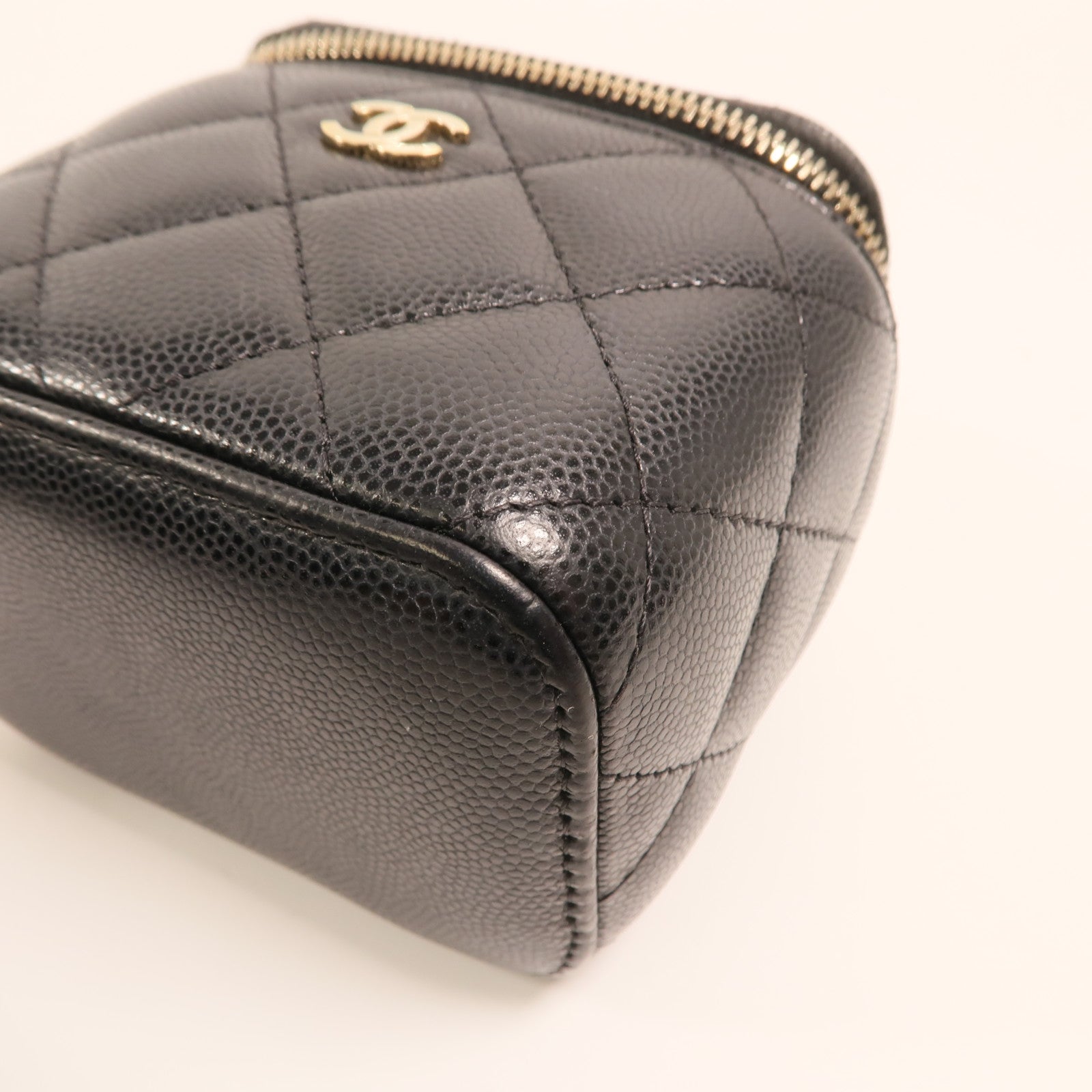 CHANEL 牛皮皮革Vanity Case金扣鏈帶肩背袋