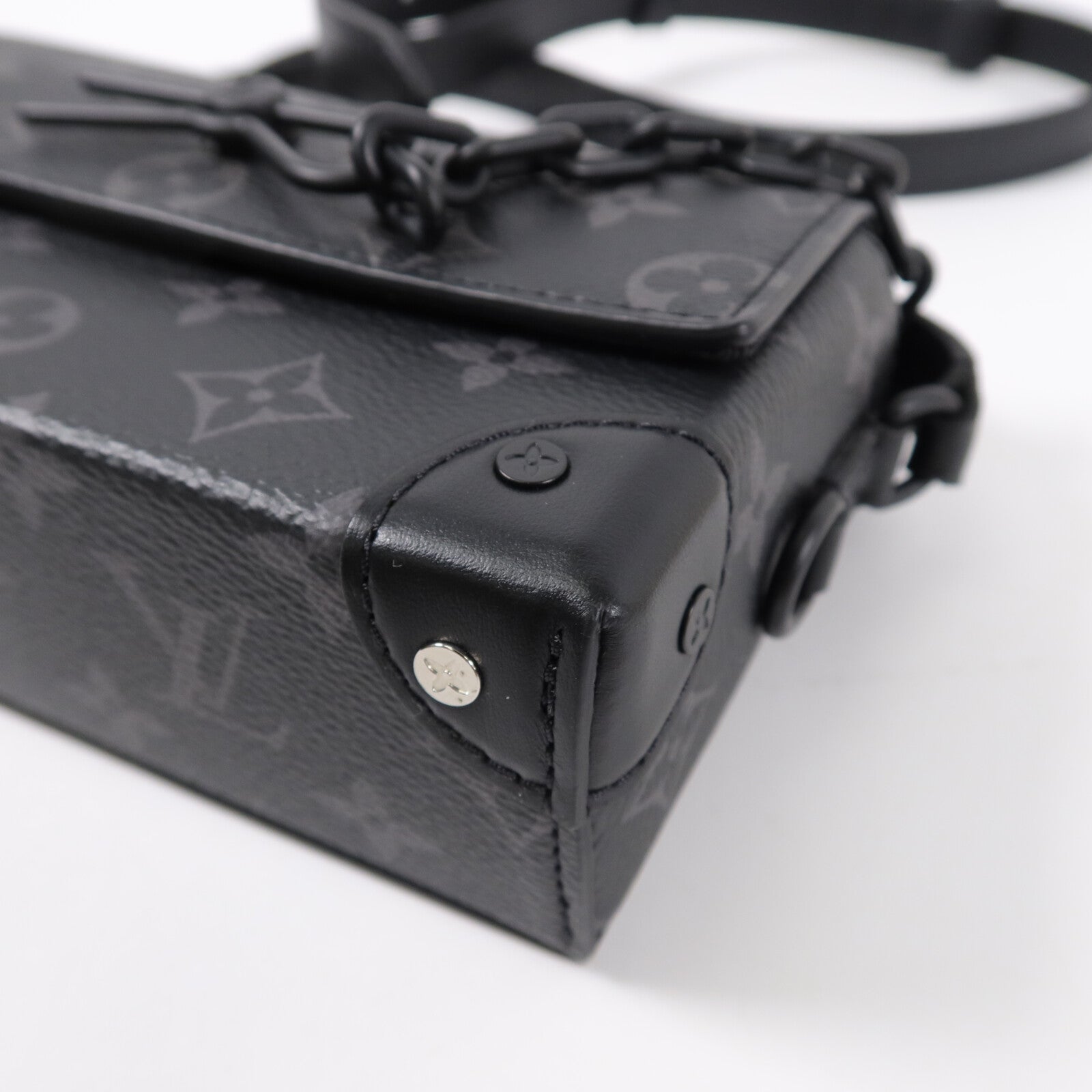 LOUIS VUITTON Monogram Eclipse Steamer Wearable Wallet肩背袋