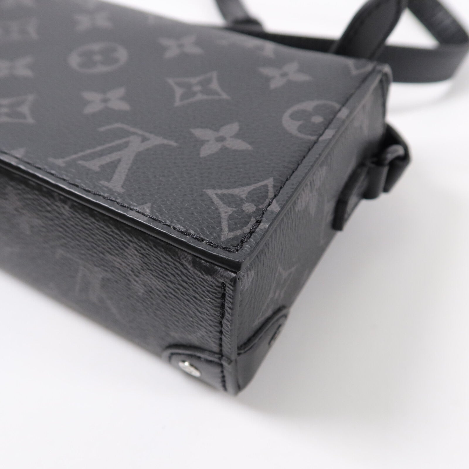 LOUIS VUITTON Monogram Eclipse Steamer Wearable Wallet肩背袋