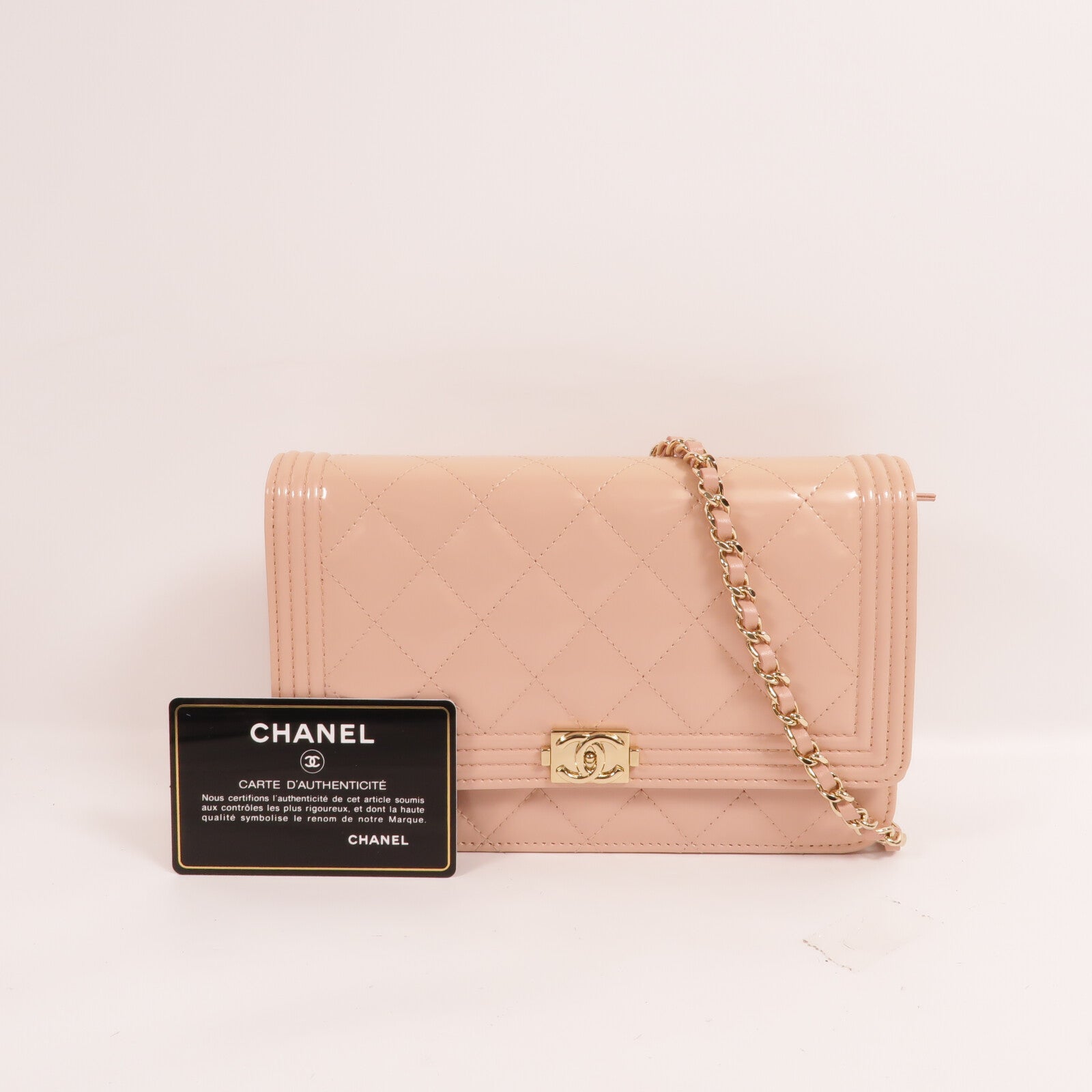CHANEL 漆皮皮革WOC Wallet On Chain鏈帶肩背袋