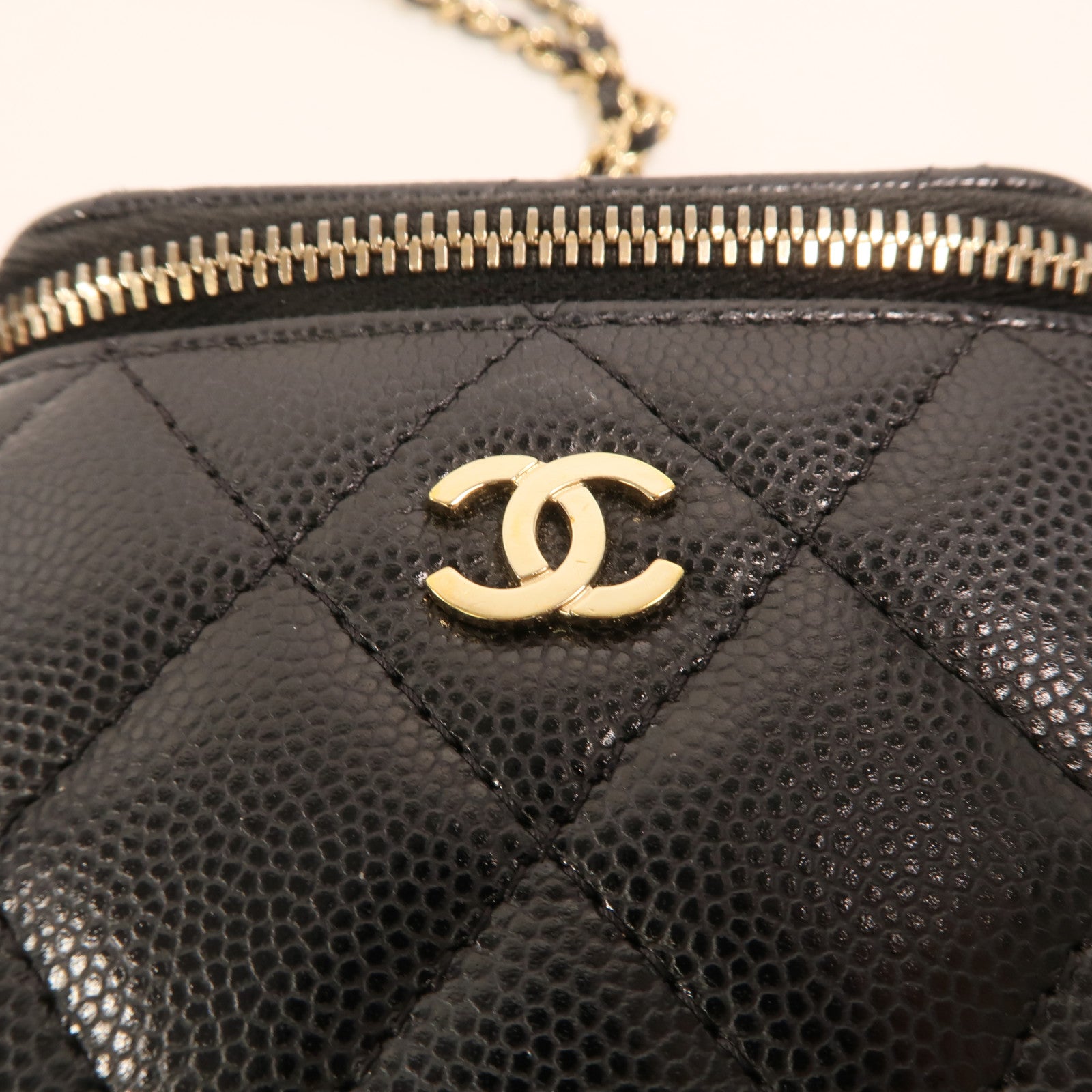CHANEL 牛皮皮革Vanity Case金扣鏈帶肩背袋