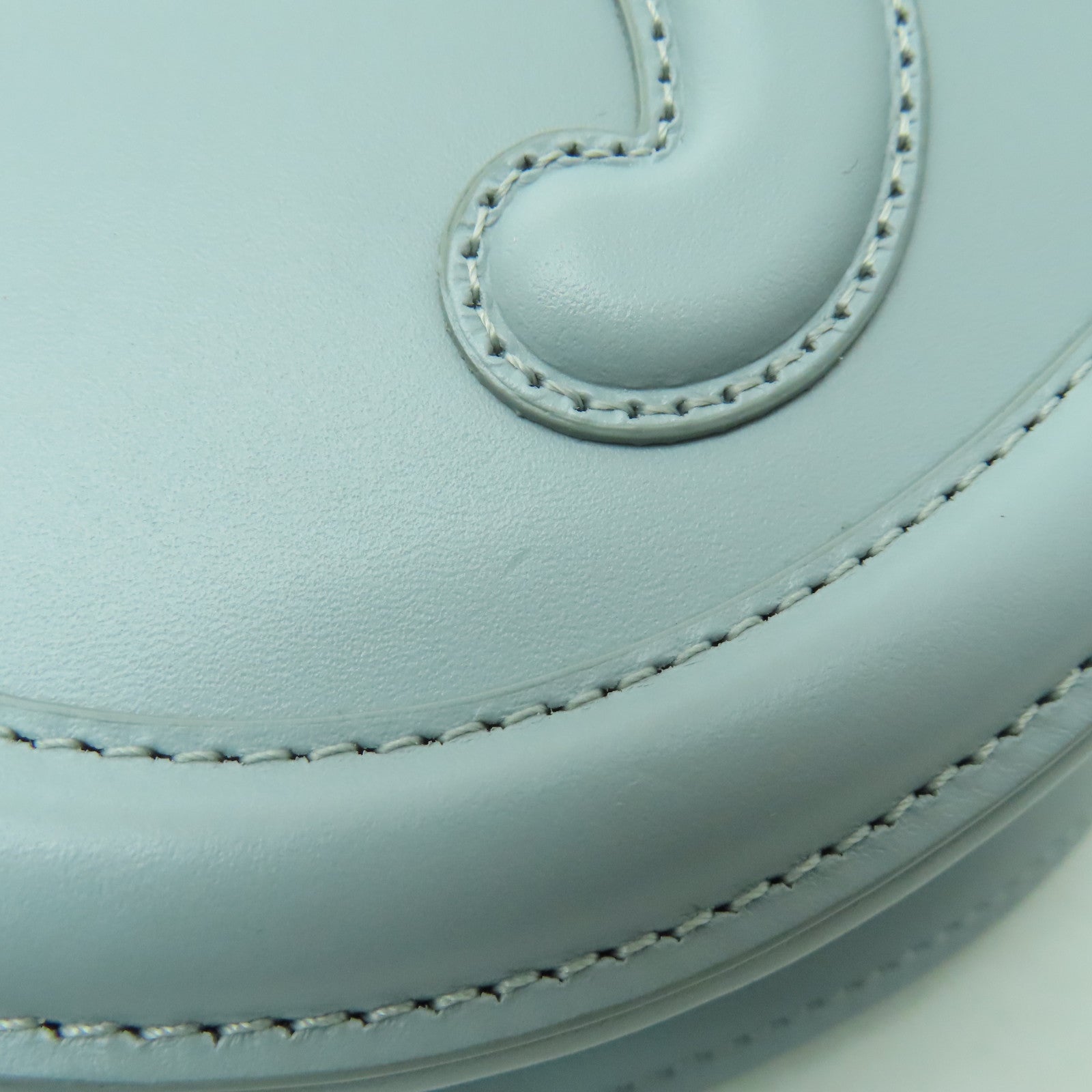 CELINE 牛皮皮革Cuir Triomphe金扣肩背袋淺藍色
