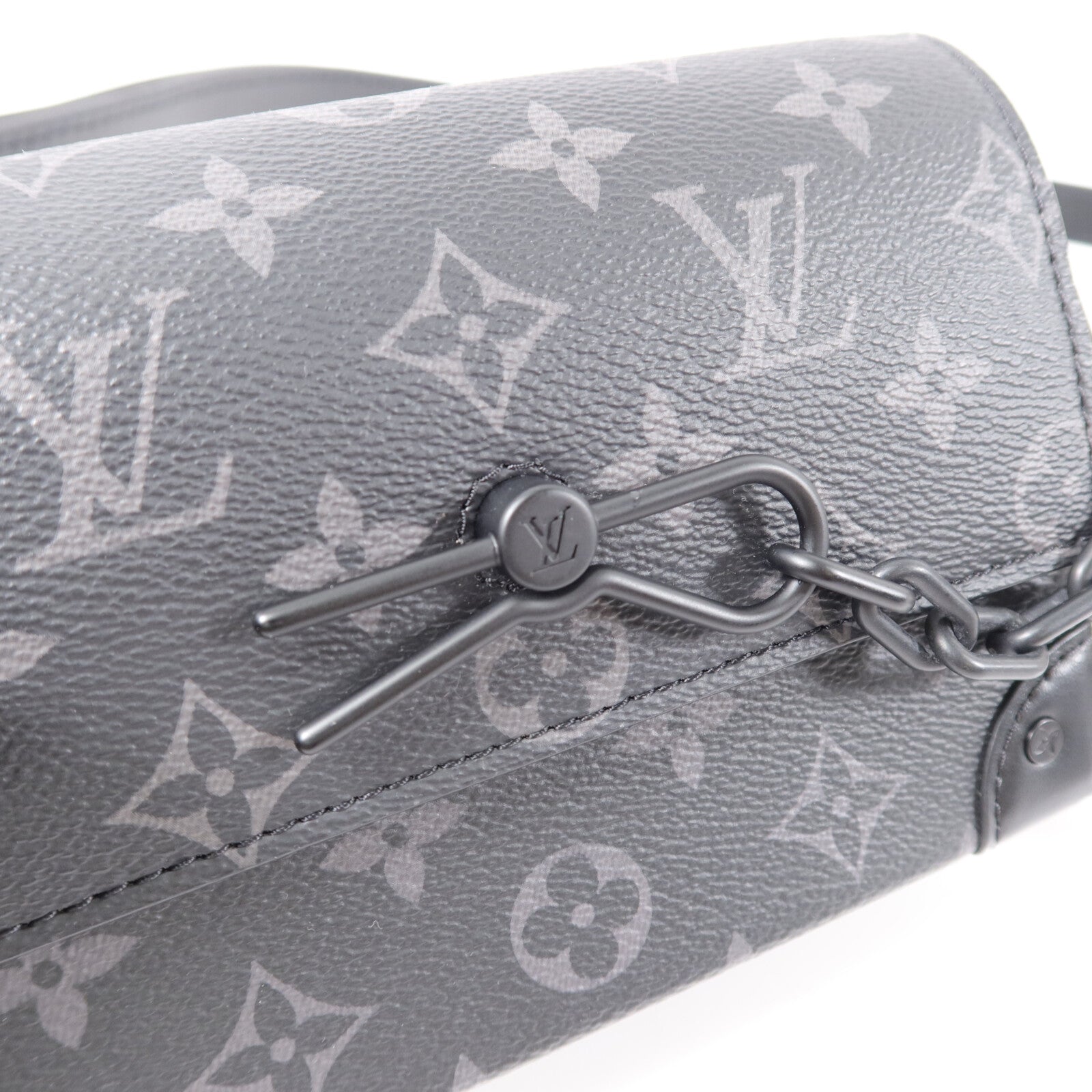 LOUIS VUITTON Monogram Eclipse Steamer Wearable Wallet肩背袋