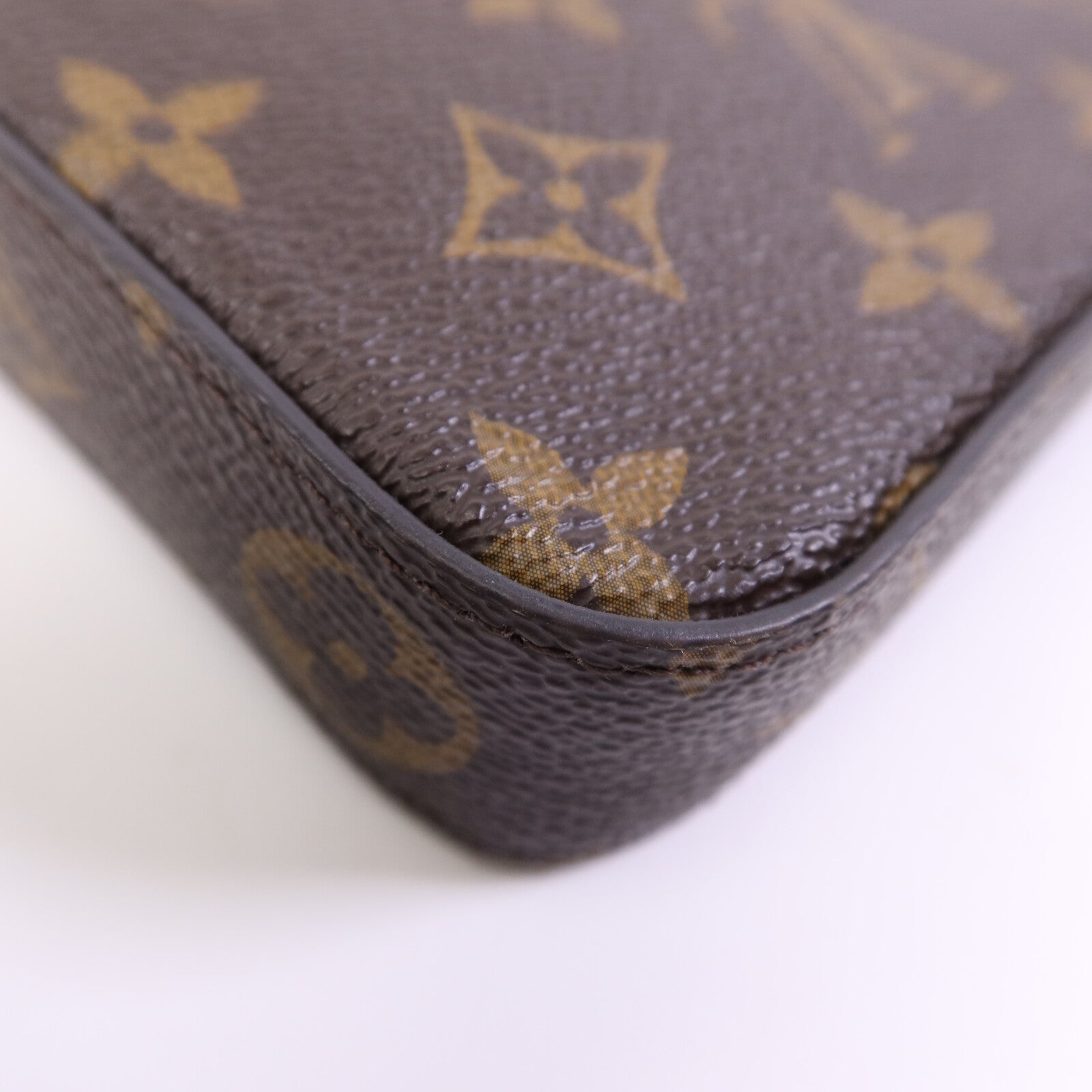 LOUIS VUITTON Monogram Pochette Felicie金扣鏈帶肩背袋