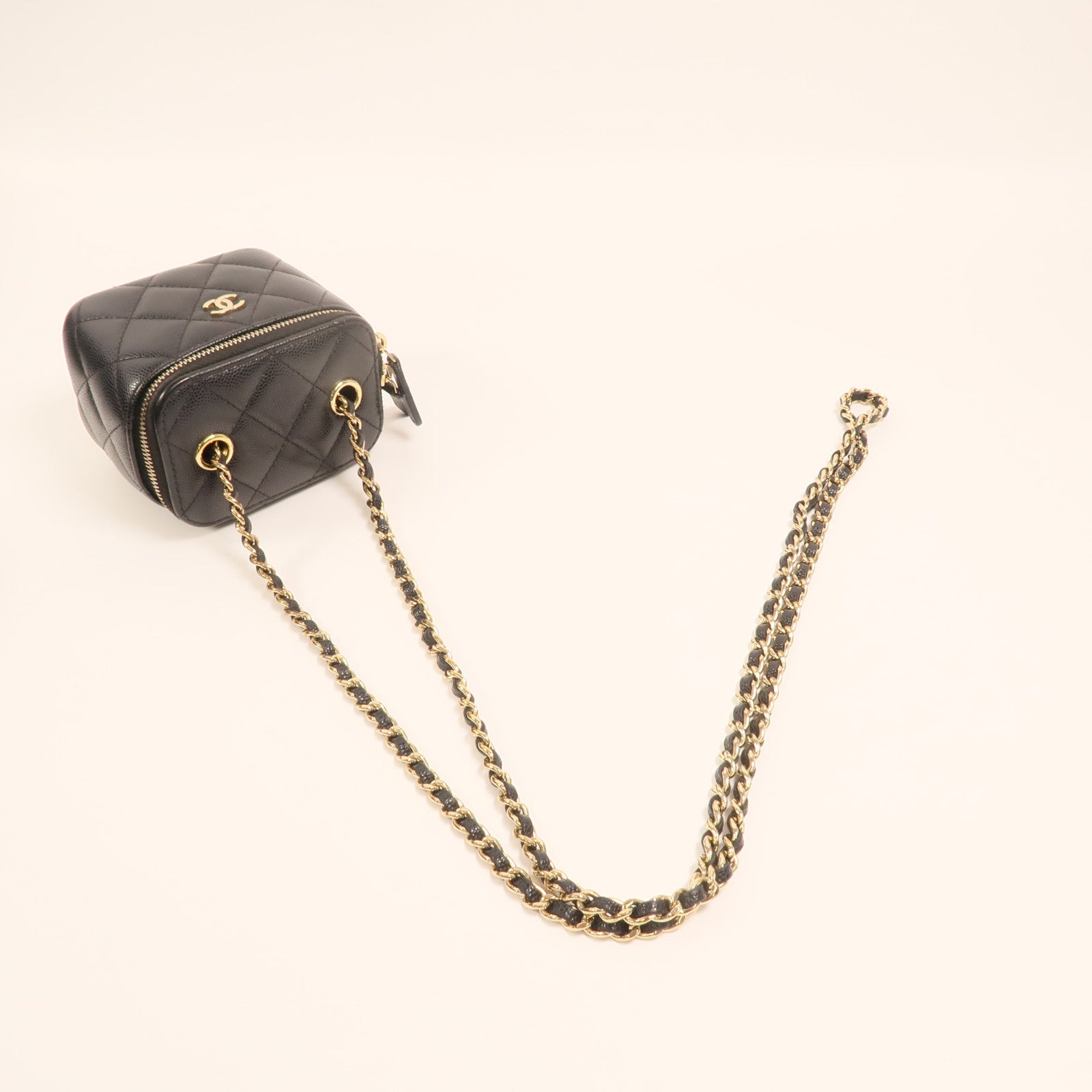 CHANEL 牛皮皮革Vanity Case金扣鏈帶肩背袋