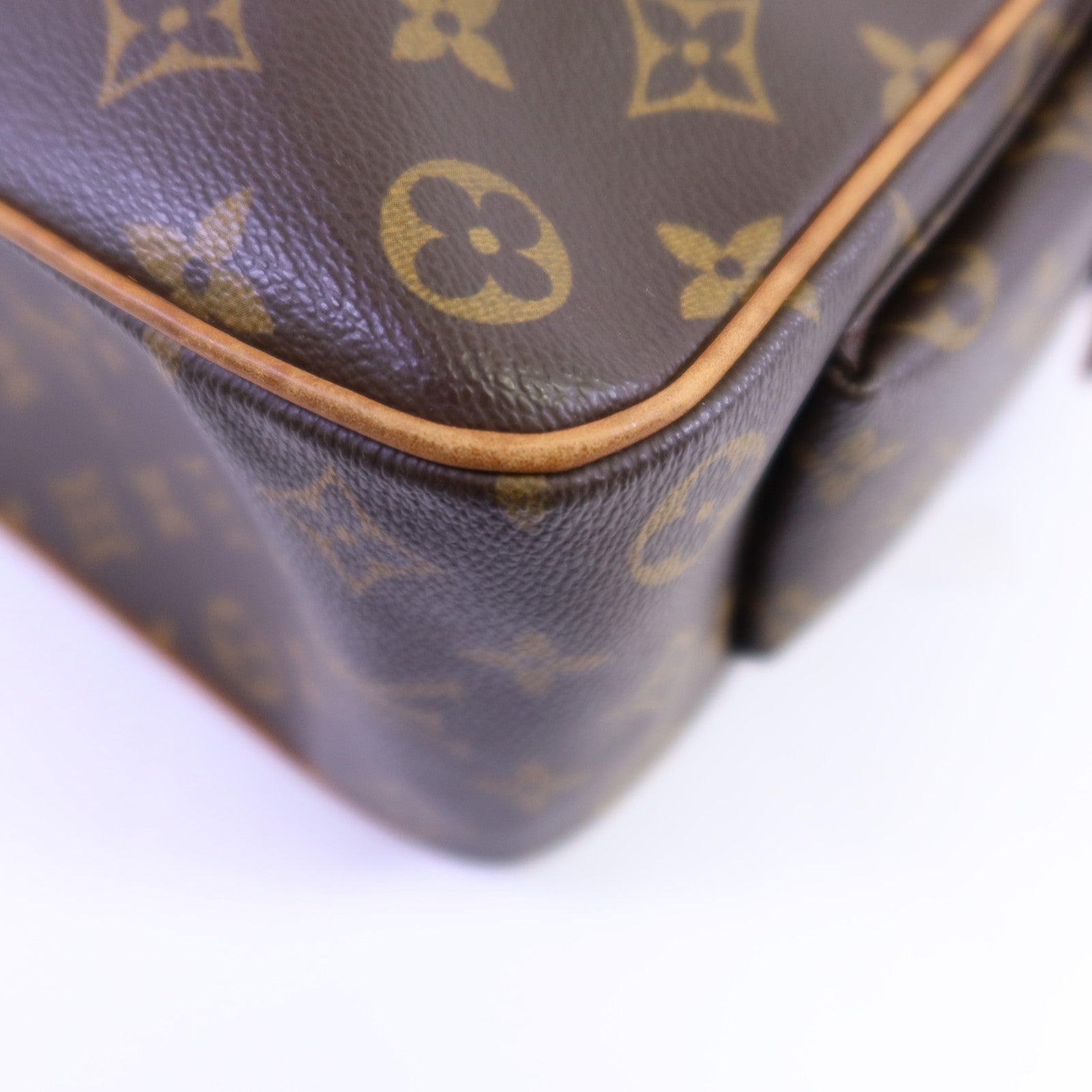 LOUIS VUITTON Monogram Multiple Cite金扣手挽袋