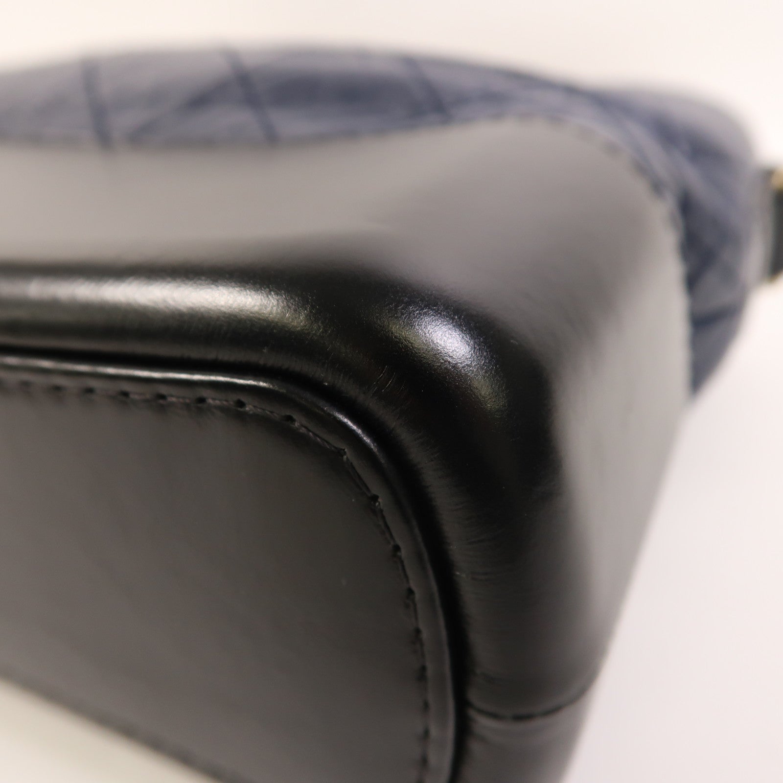 CHANEL 牛皮皮革Gabrielle Medium鏈帶肩背袋