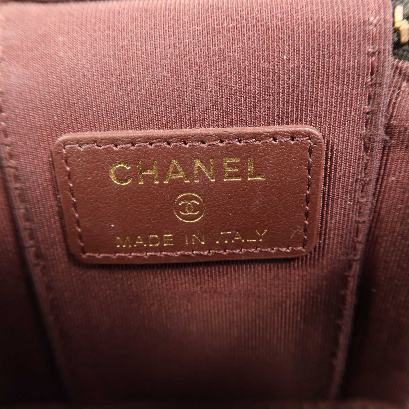 CHANEL 牛皮皮革Vanity Case金扣鏈帶肩背袋