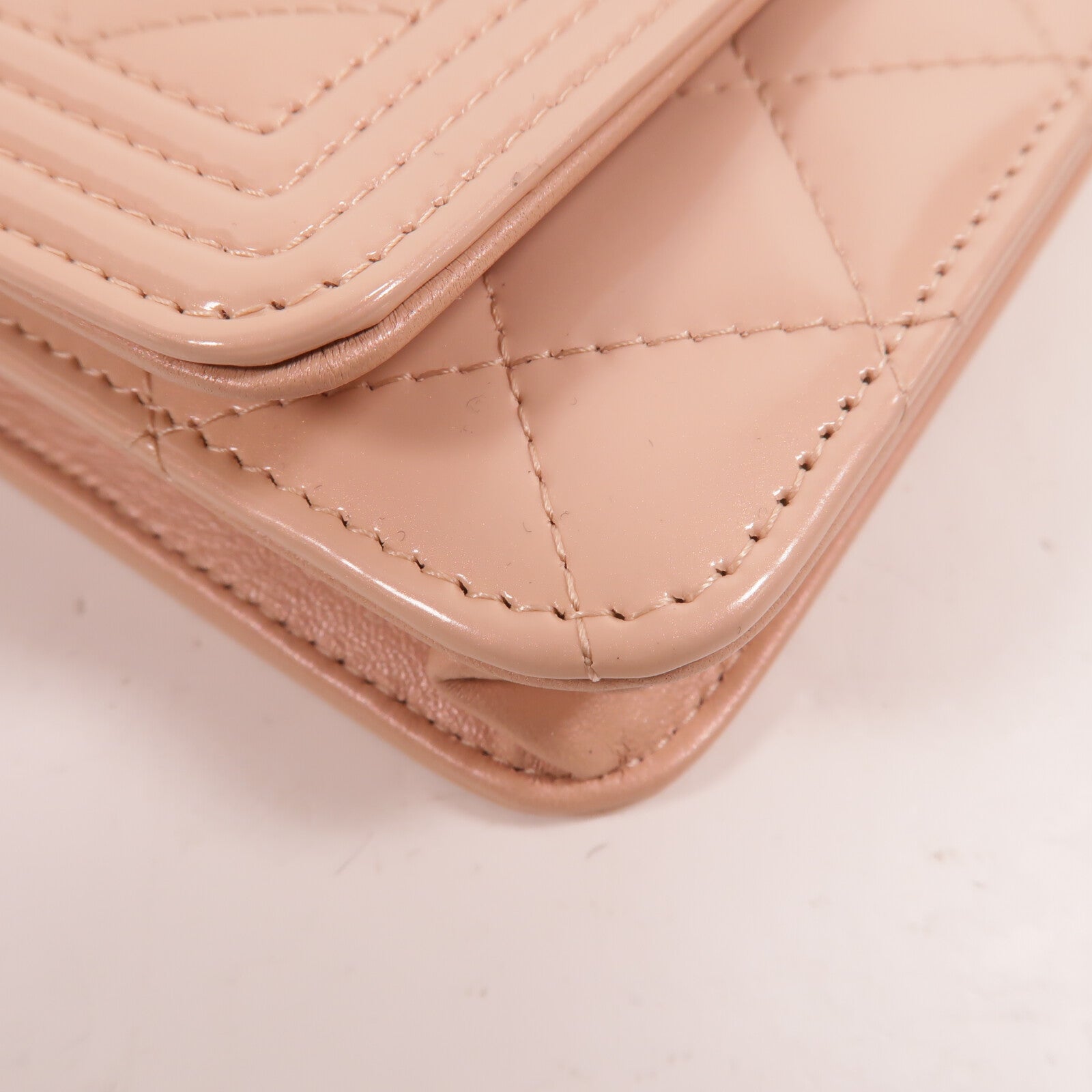 CHANEL 漆皮皮革WOC Wallet On Chain鏈帶肩背袋