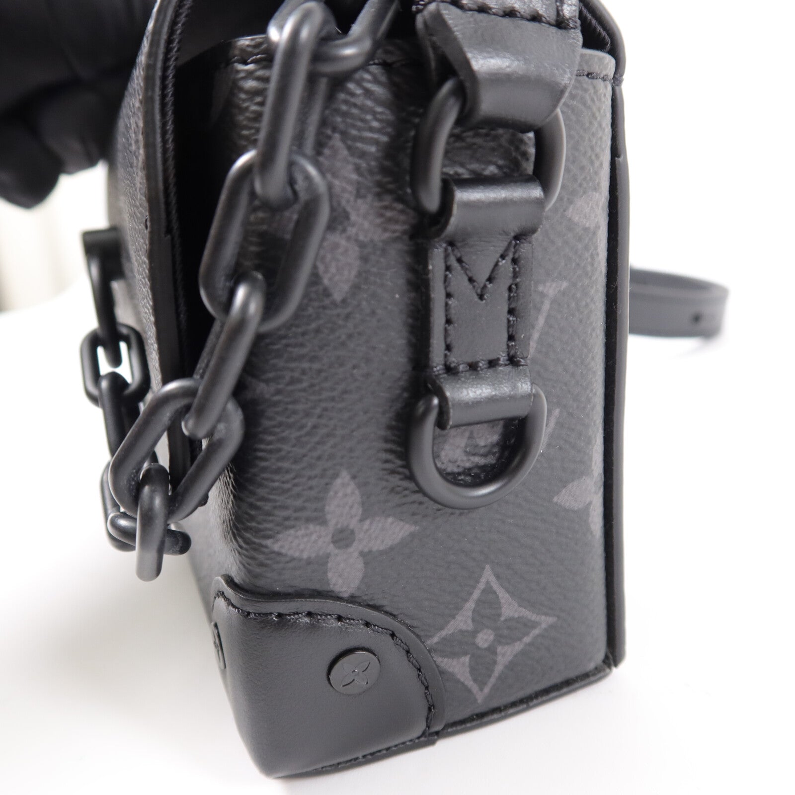 LOUIS VUITTON Monogram Eclipse Steamer Wearable Wallet肩背袋