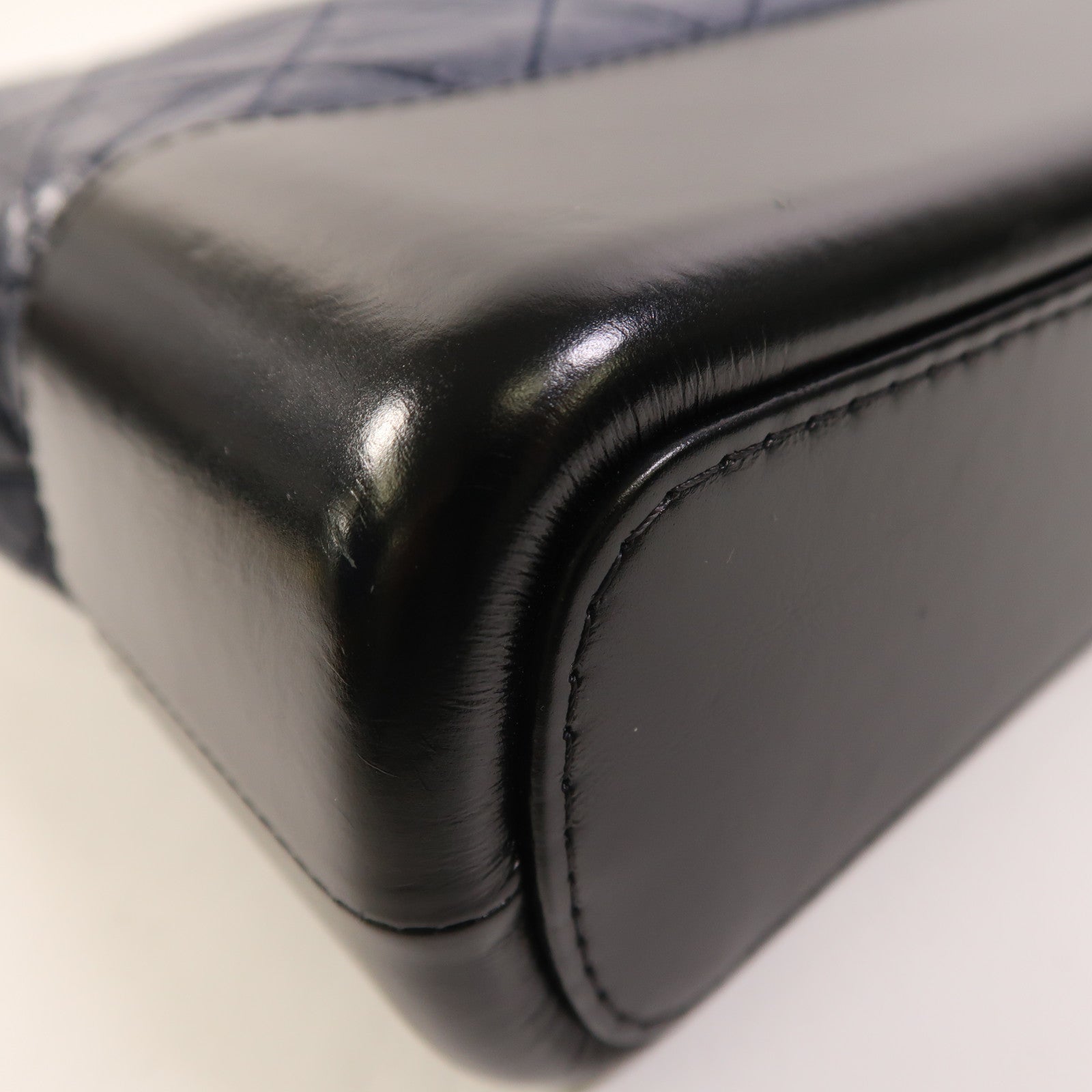 CHANEL 牛皮皮革Gabrielle Medium鏈帶肩背袋