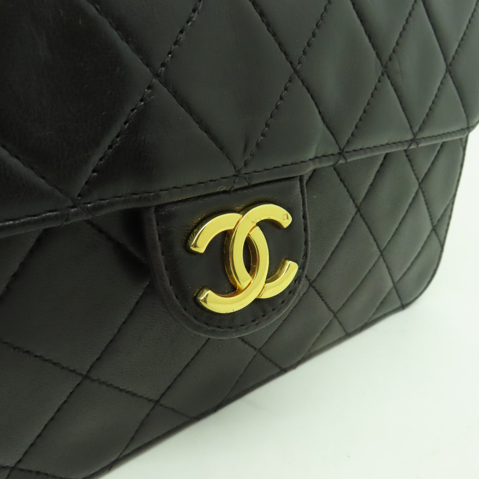 CHANEL 菱格羊皮皮革Pushlock Matelasse金扣鏈帶肩背袋黒色