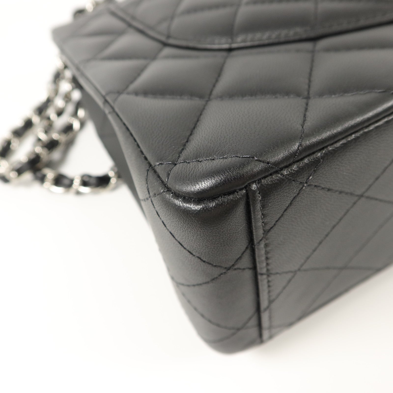 CHANEL 羊皮皮革Maxi Classic鏈帶肩背袋