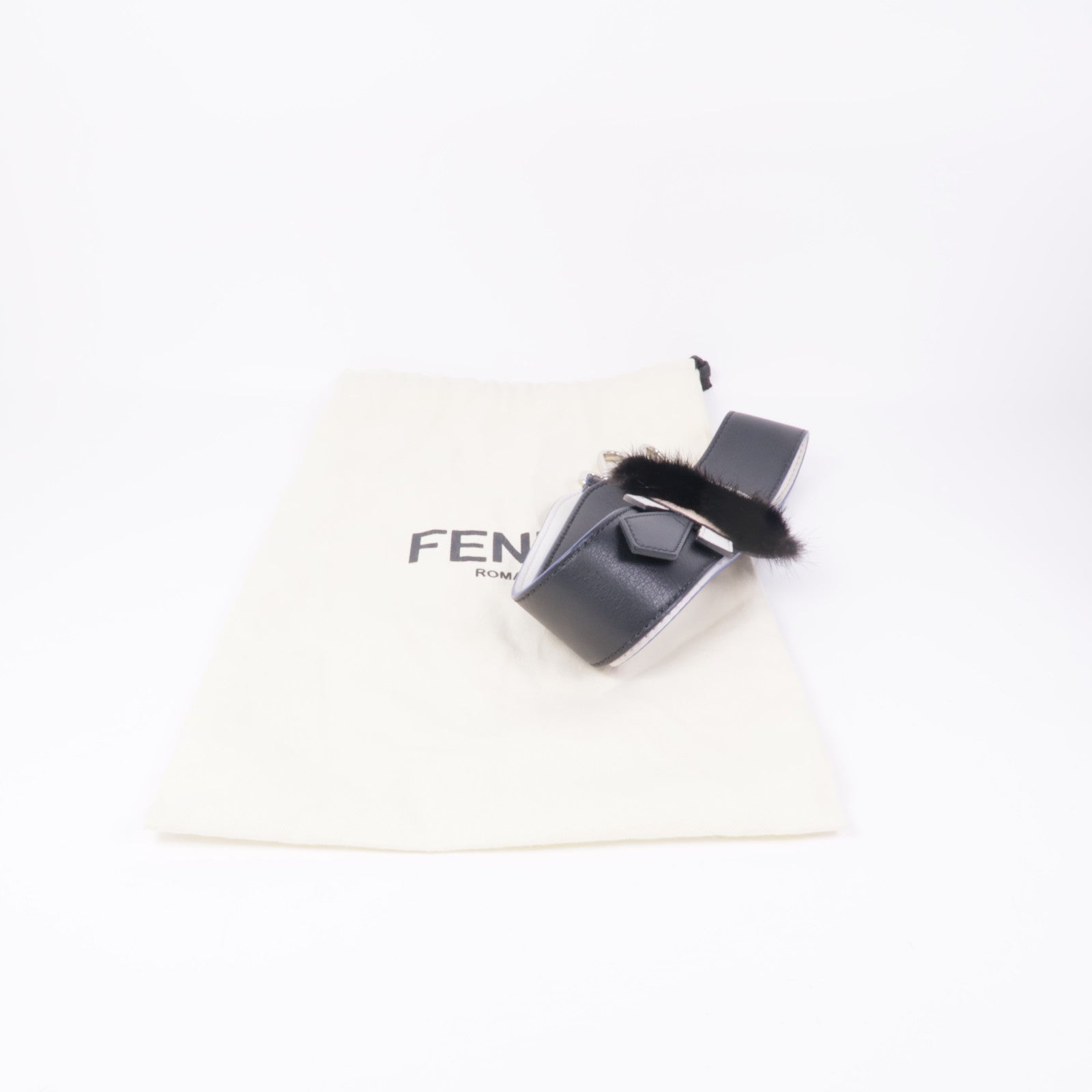 FENDI 牛皮皮革Shoulder Strap銀扣肩帶