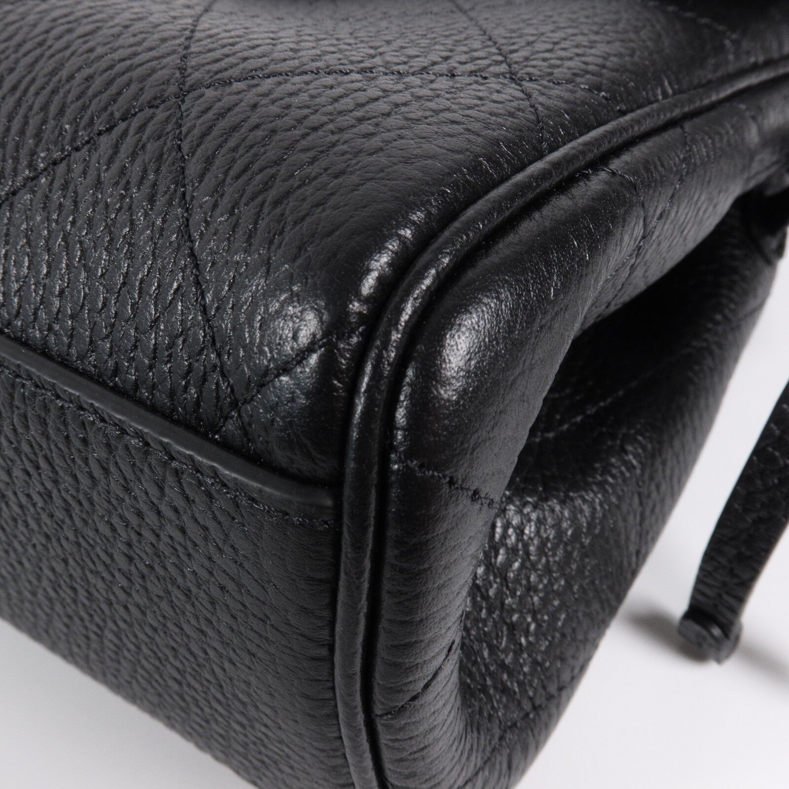 CHANEL 牛皮皮革Chain Baguette Bag鏈帶肩背袋