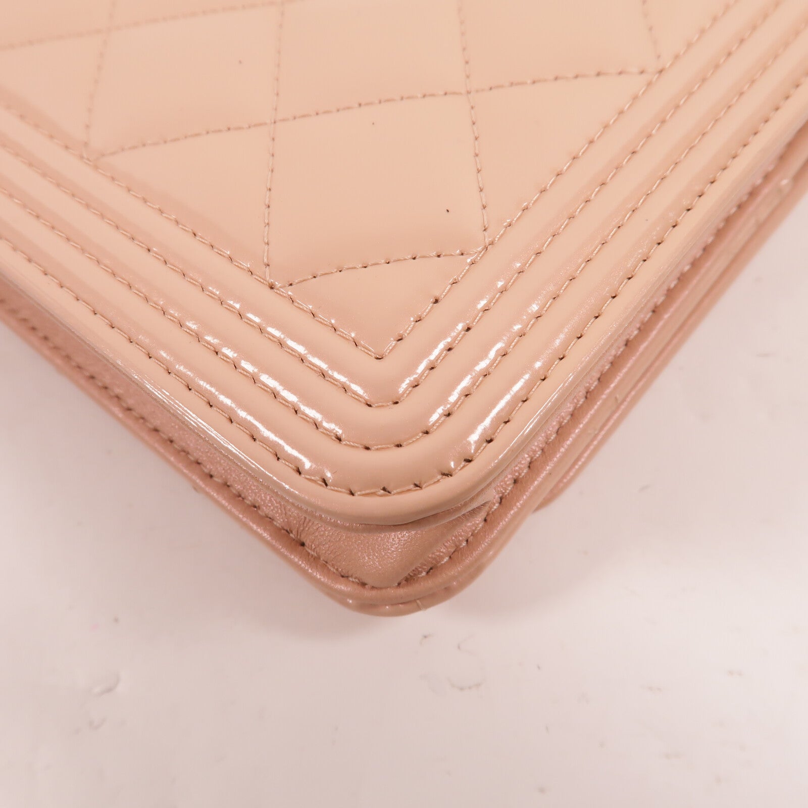 CHANEL 漆皮皮革WOC Wallet On Chain鏈帶肩背袋