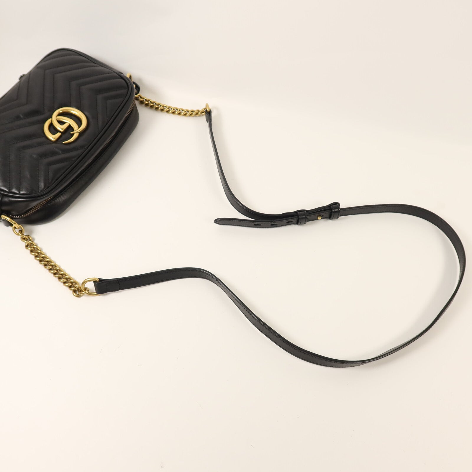 GUCCI 牛皮皮革GG Marmont金扣鏈帶肩背袋
