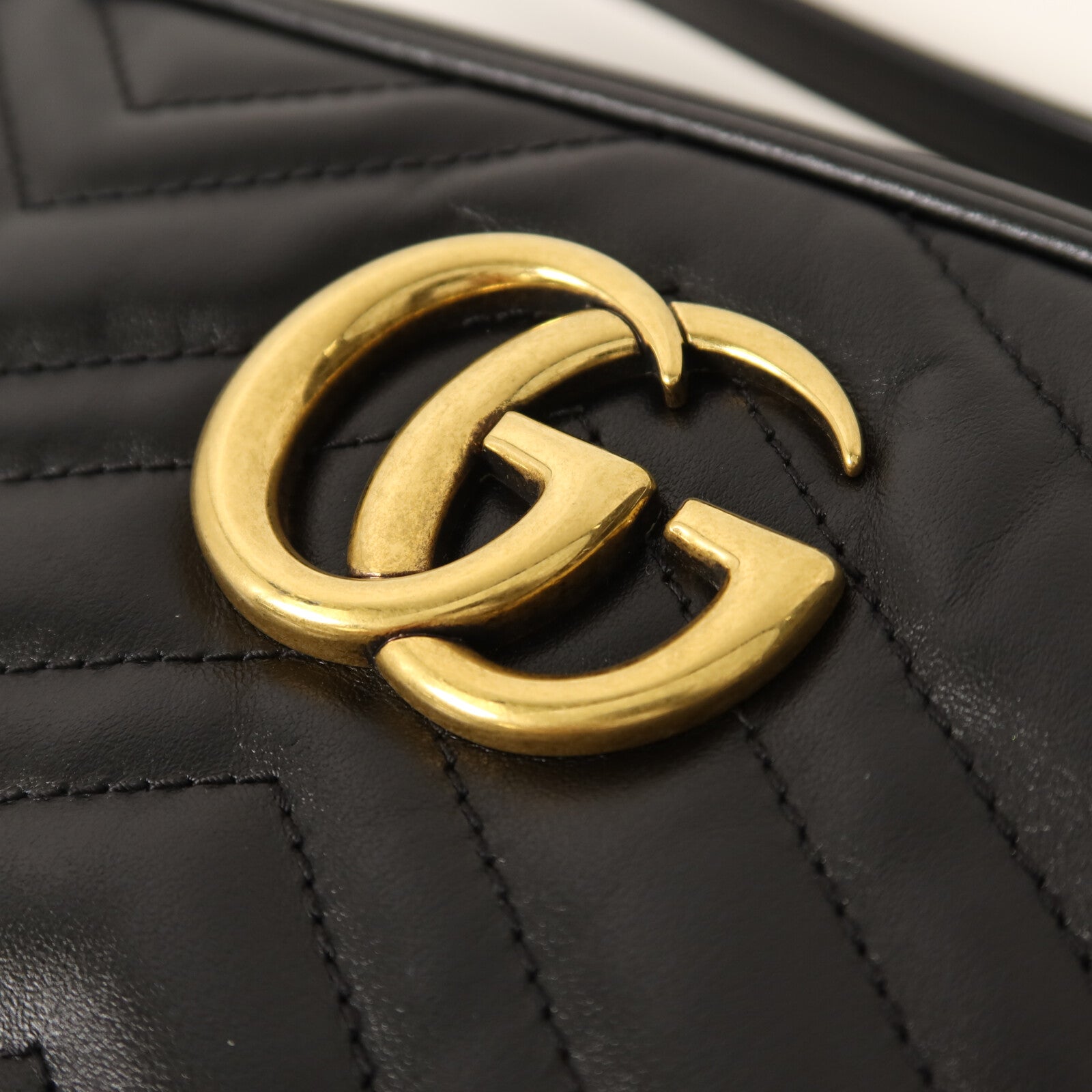 GUCCI 牛皮皮革GG Marmont金扣鏈帶肩背袋
