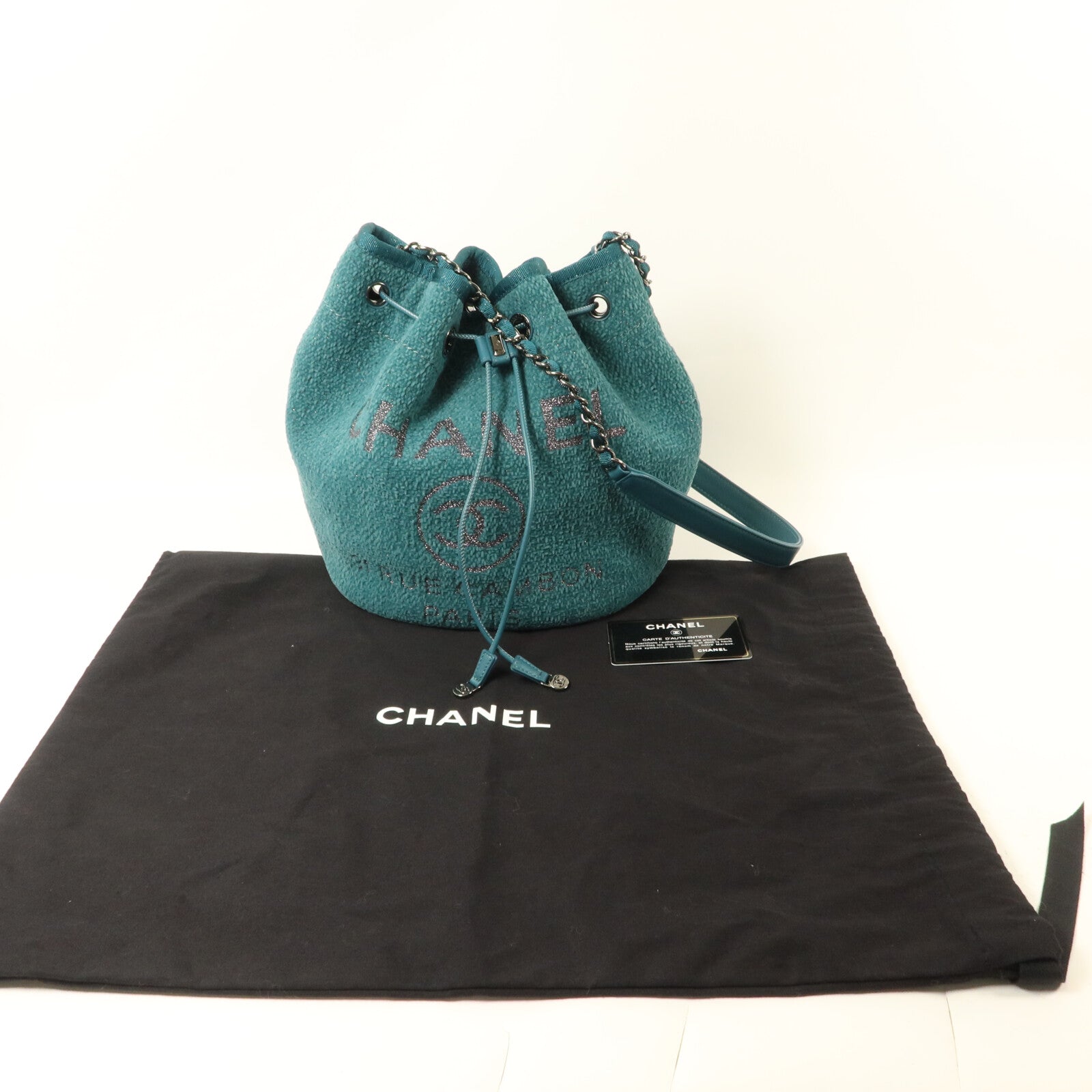CHANEL 絨布Deauville Drawstring Bucket鏈帶肩背袋