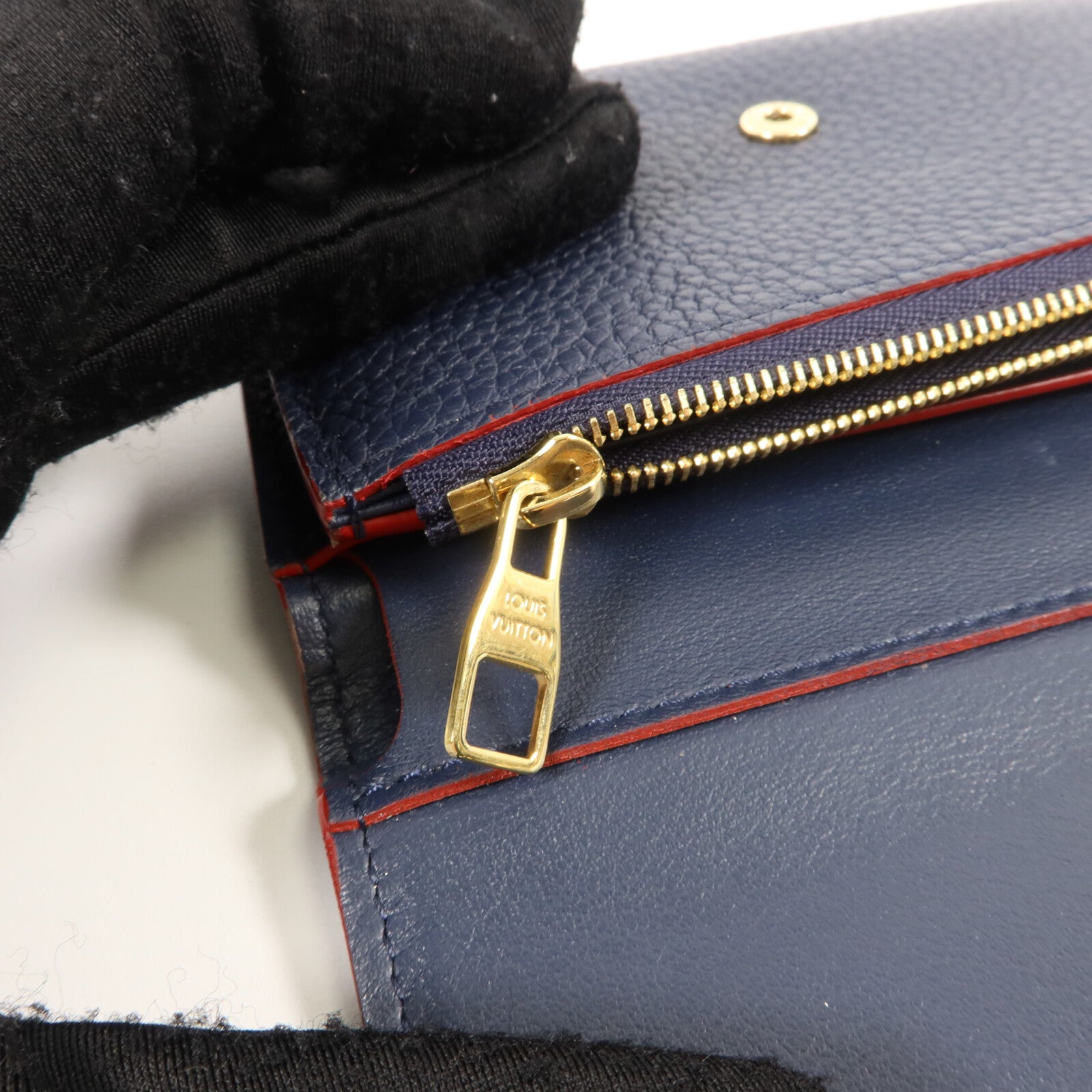 LOUIS VUITTON Taurillon Capucines Compact Wallet錢包