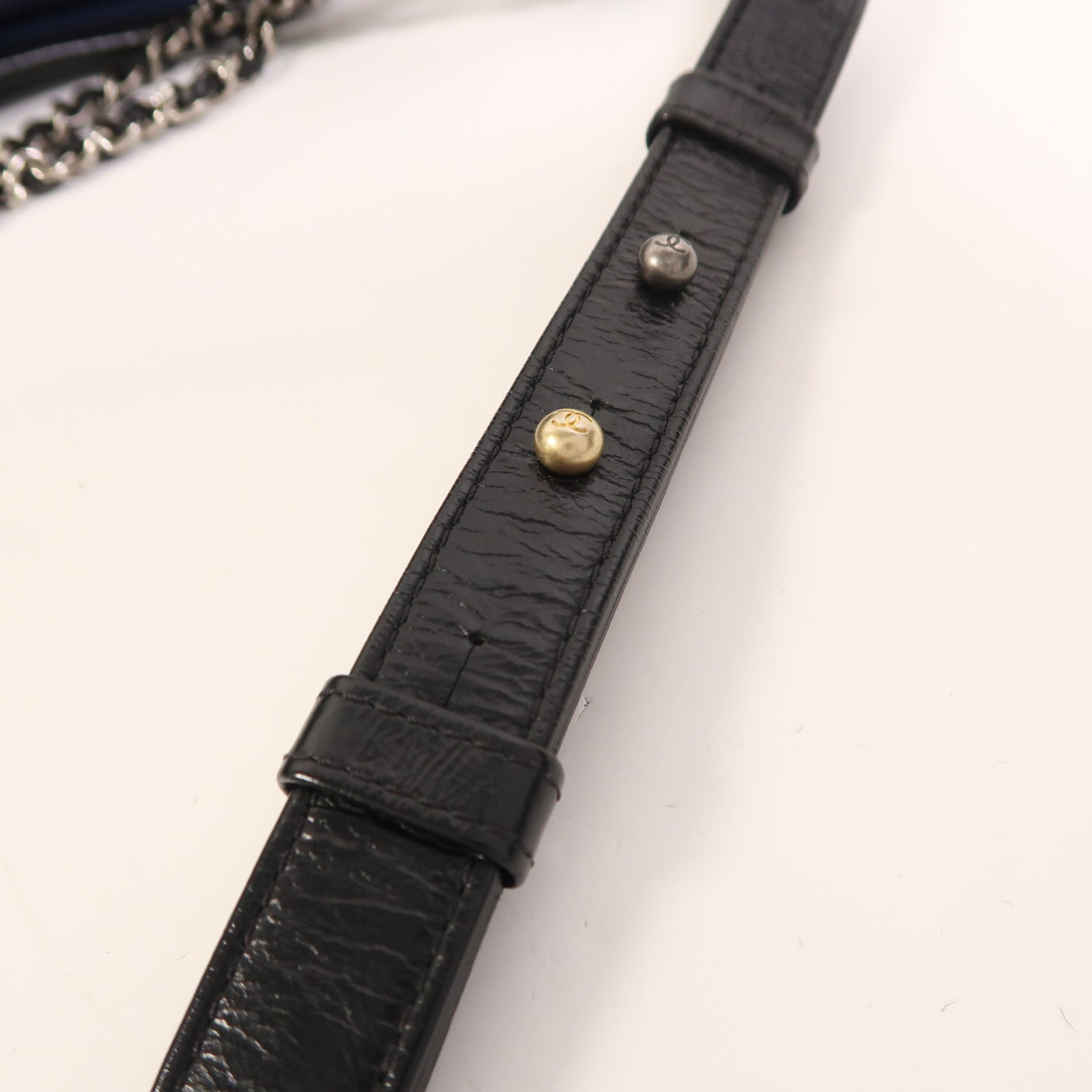 CHANEL 牛皮皮革Gabrielle Medium鏈帶肩背袋